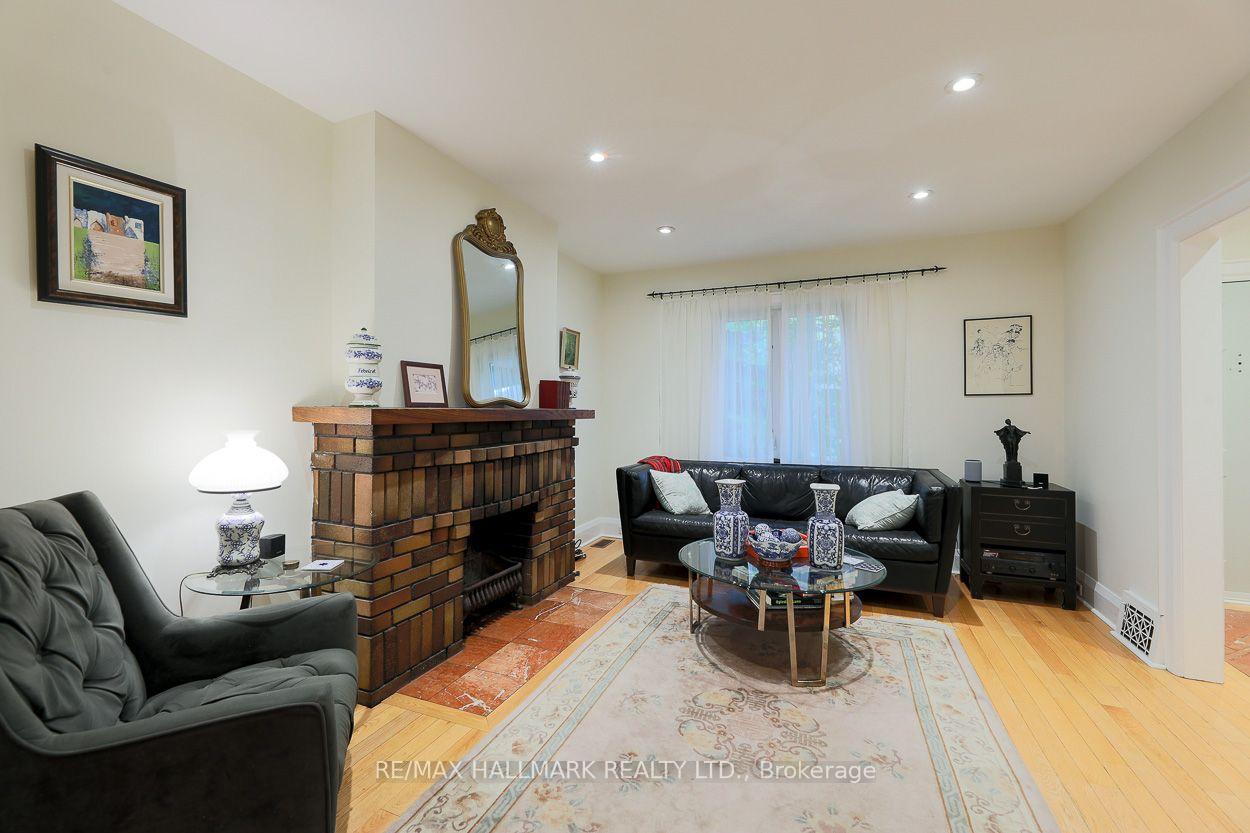 142 Hillsdale Avenue E, Toronto
