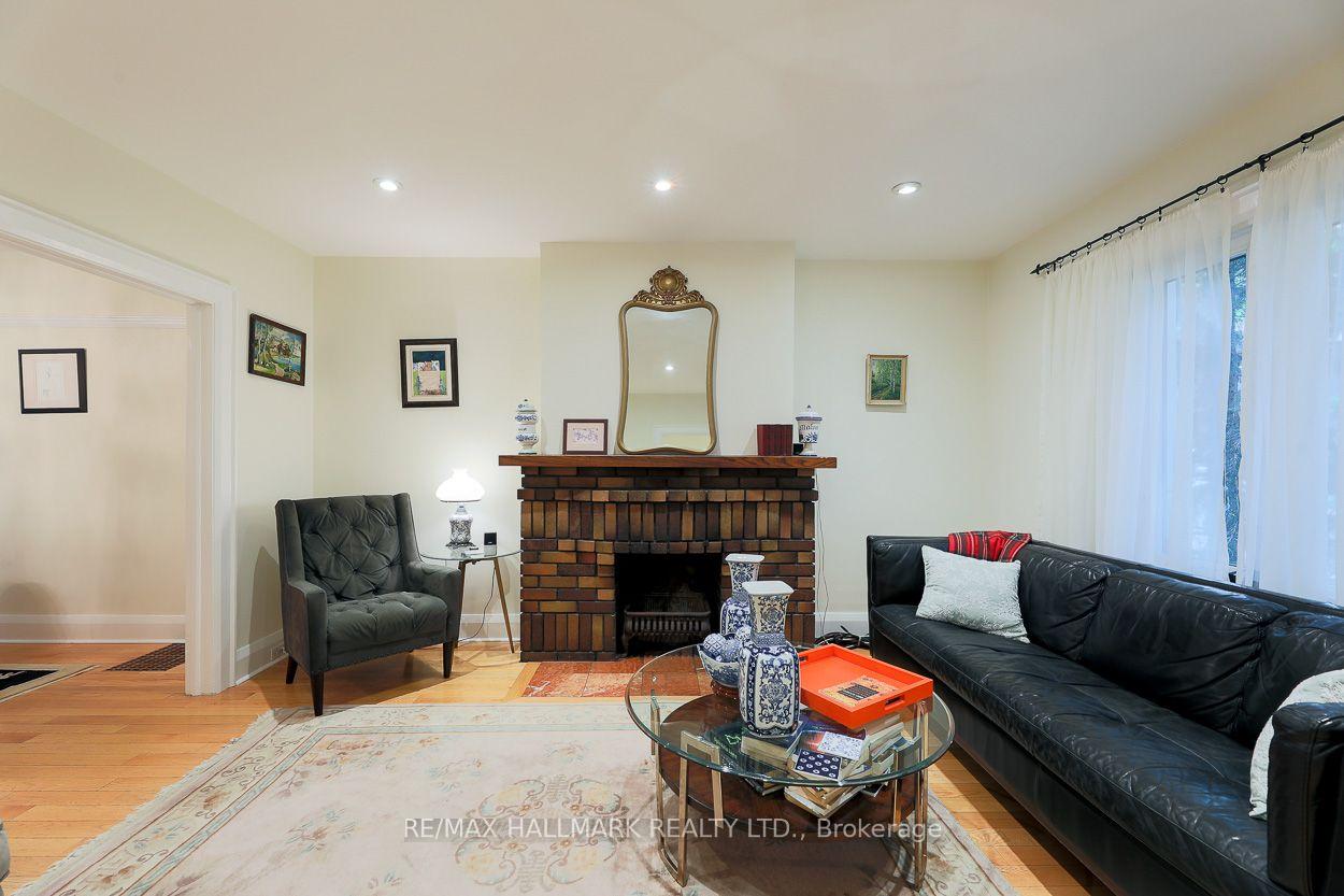 142 Hillsdale Avenue E, Toronto