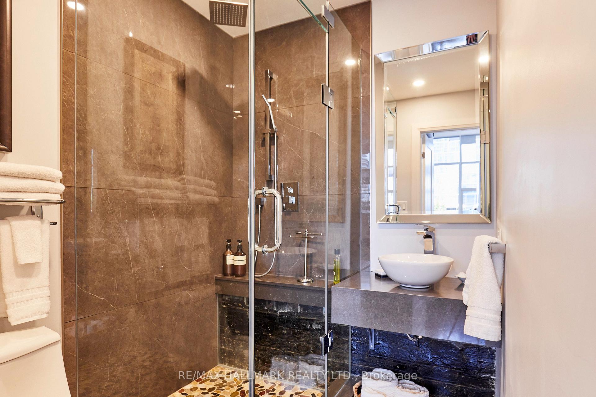 383 Adelaide Street E 412, Toronto Unit: 412