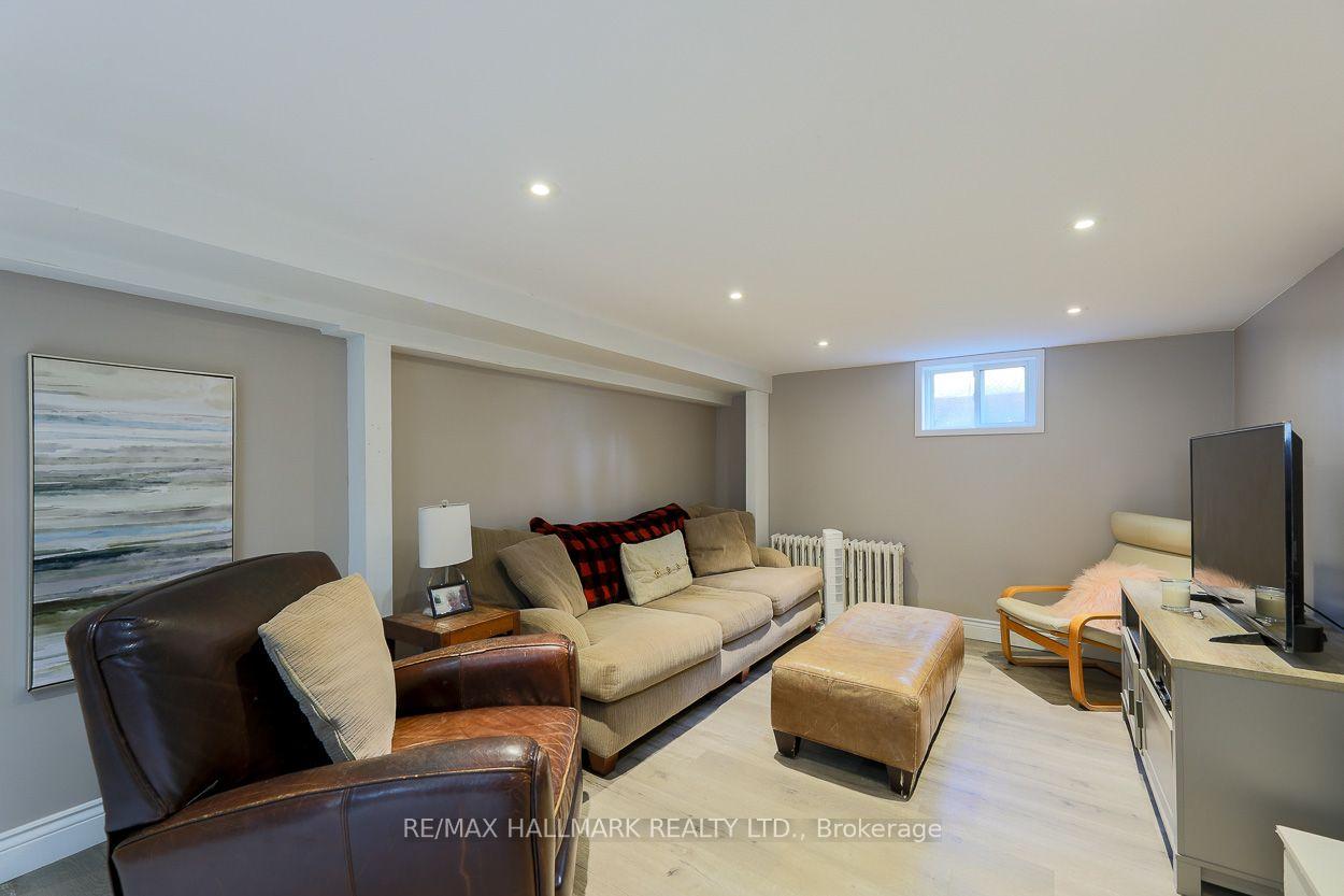 110 Lakeside Avenue, Toronto