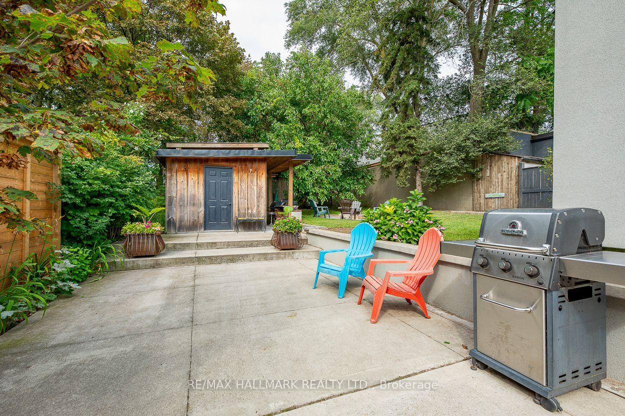 110 Lakeside Avenue, Toronto