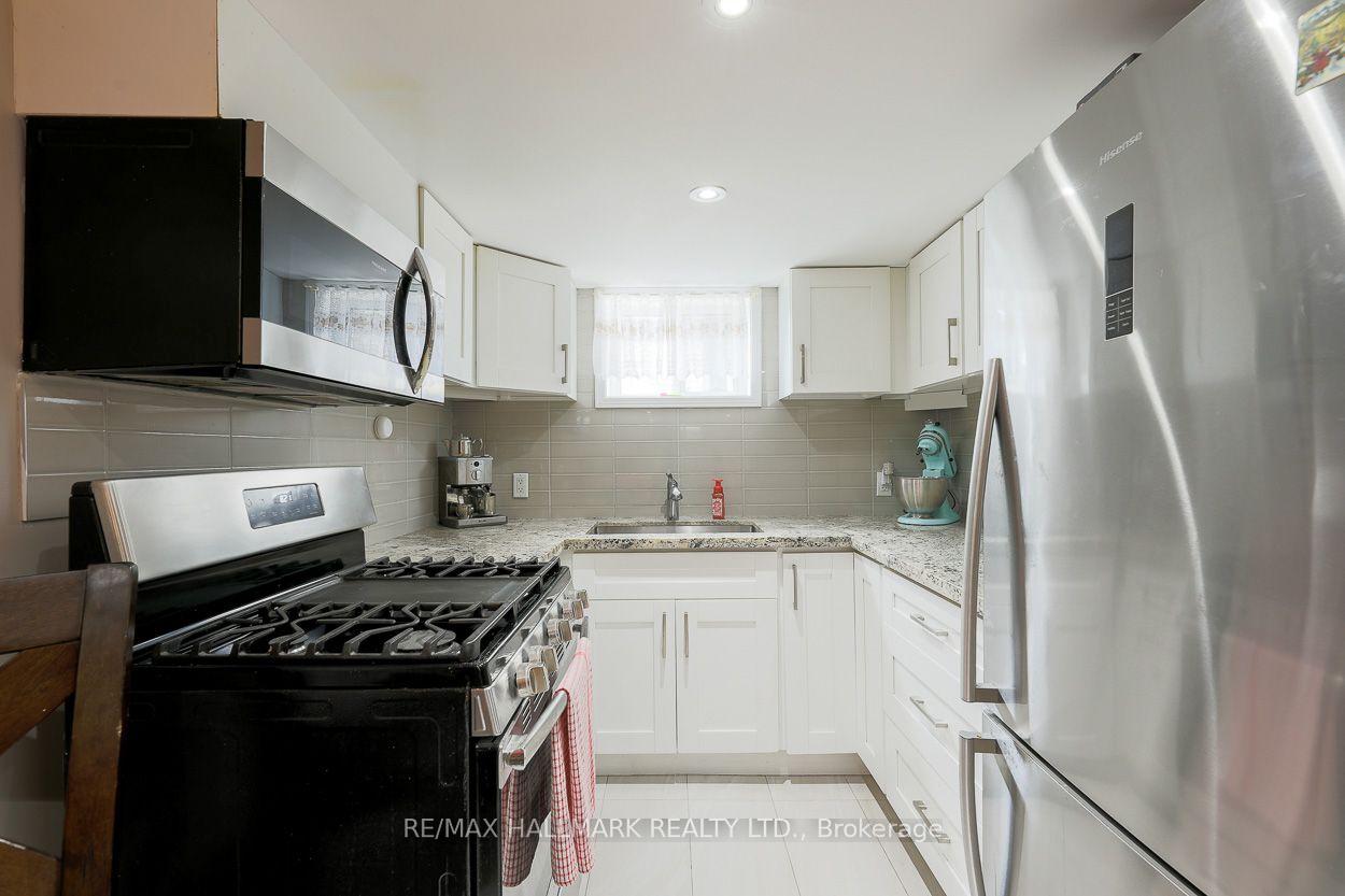 110 Lakeside Avenue, Toronto