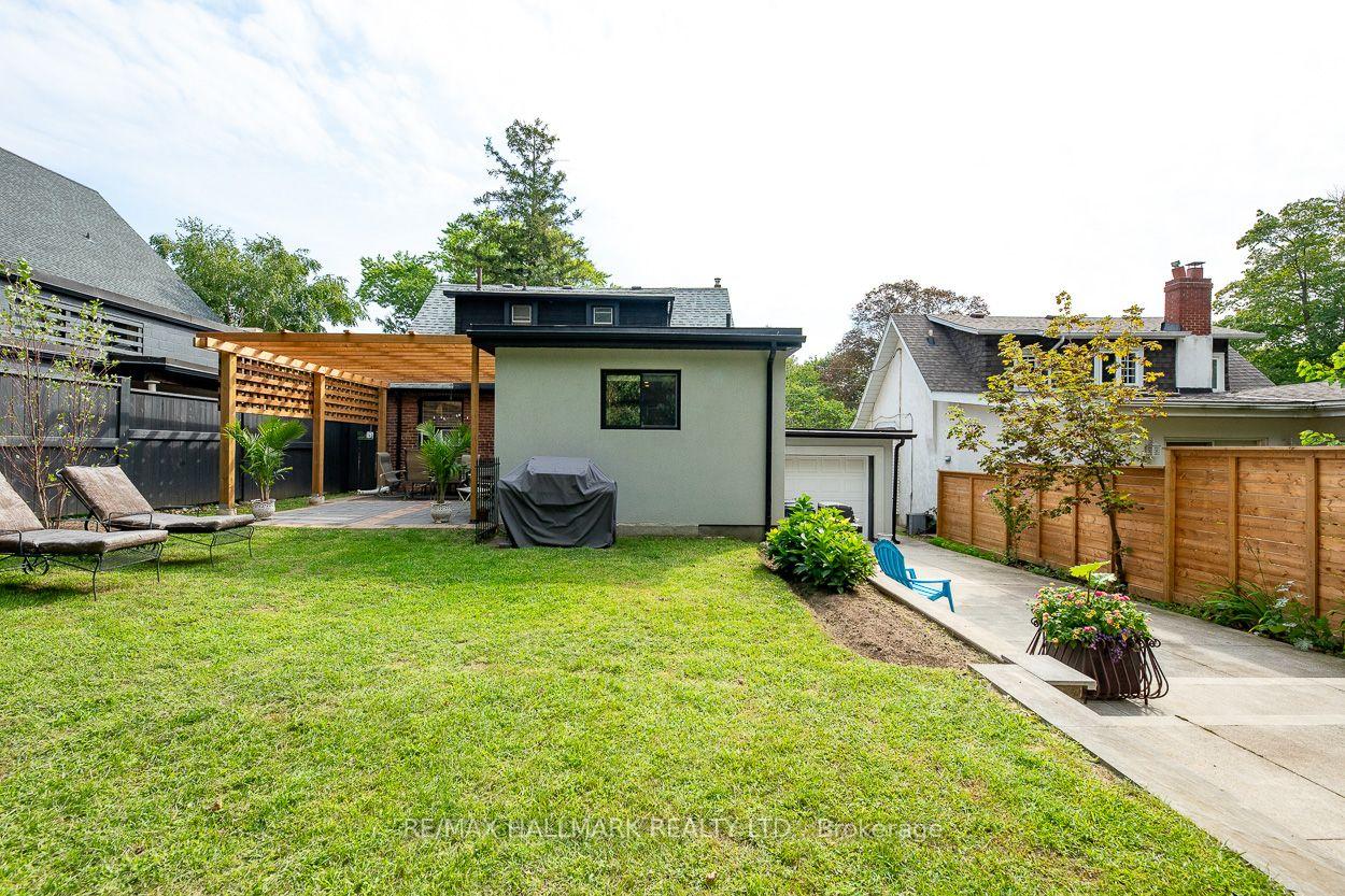 110 Lakeside Avenue, Toronto