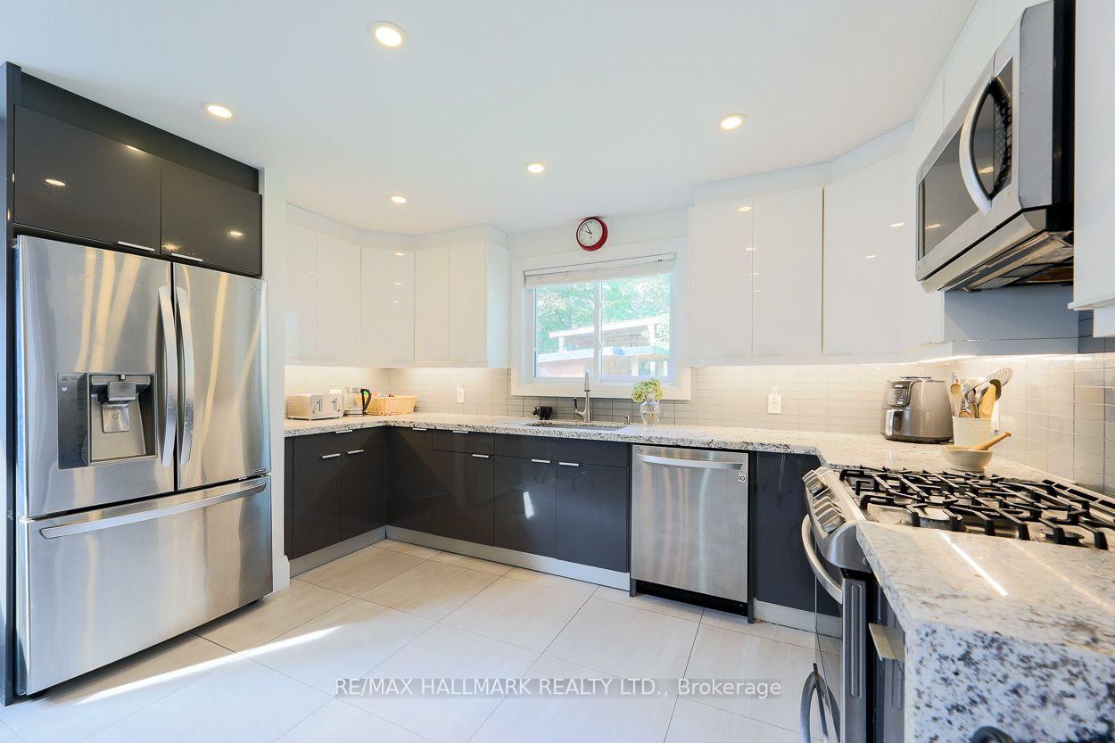 110 Lakeside Avenue, Toronto