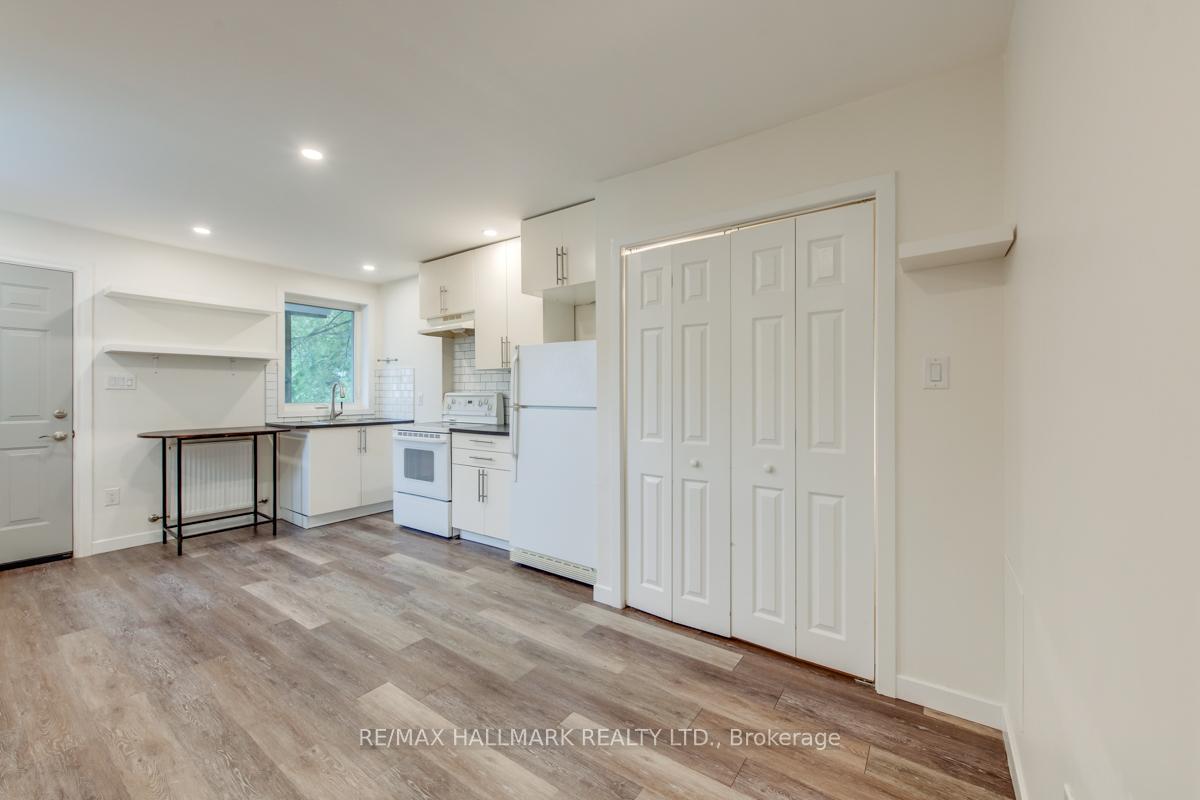 233 Kingston Road Main, Toronto Unit: Main