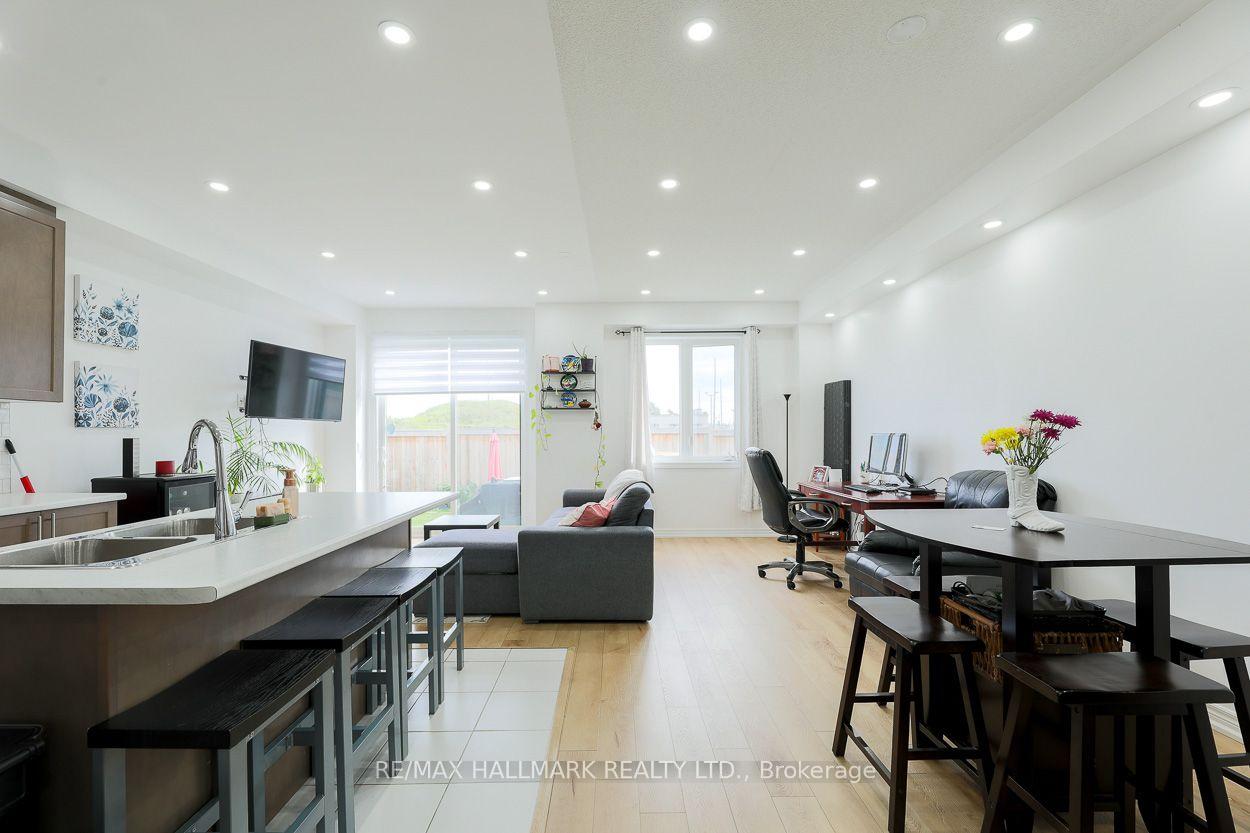 1090 Lockie Drive