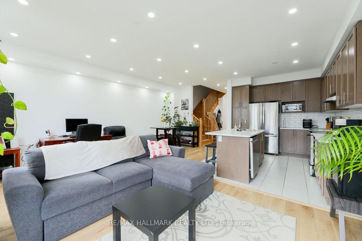 1090 Lockie Drive