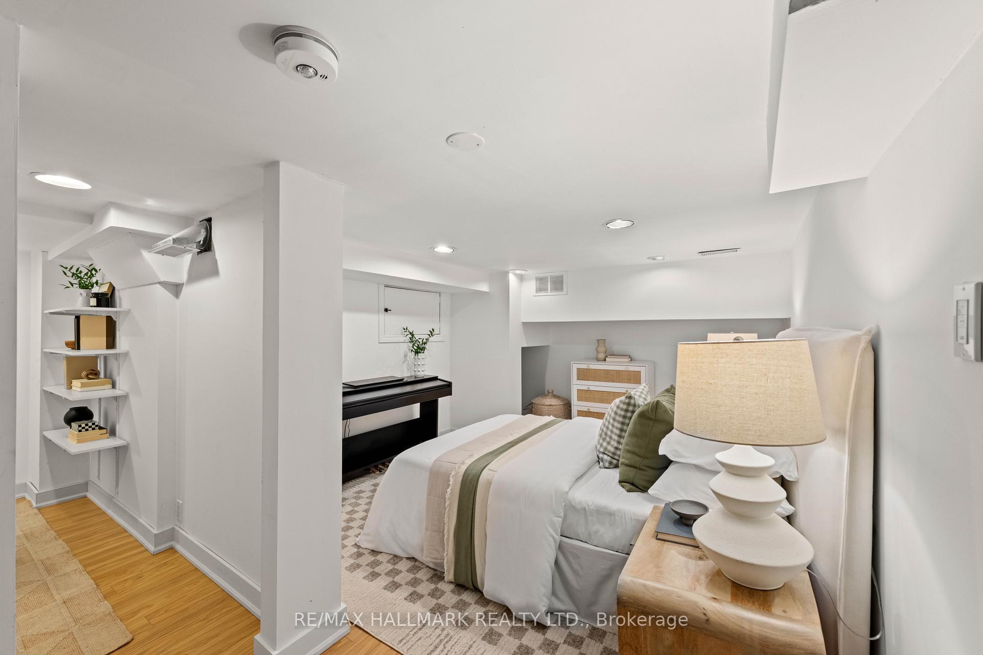92 Chisholm Avenue, Toronto