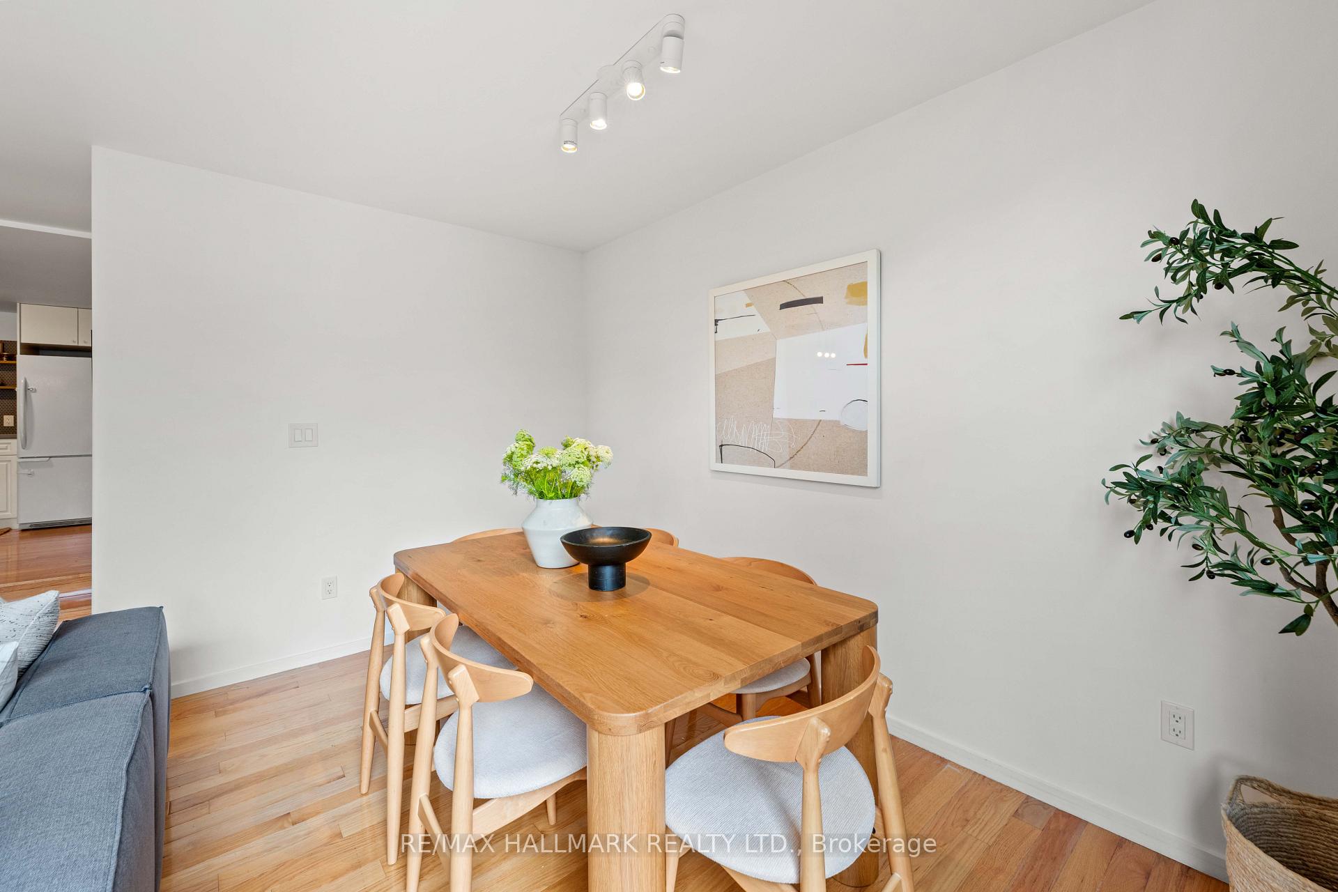 92 Chisholm Avenue, Toronto