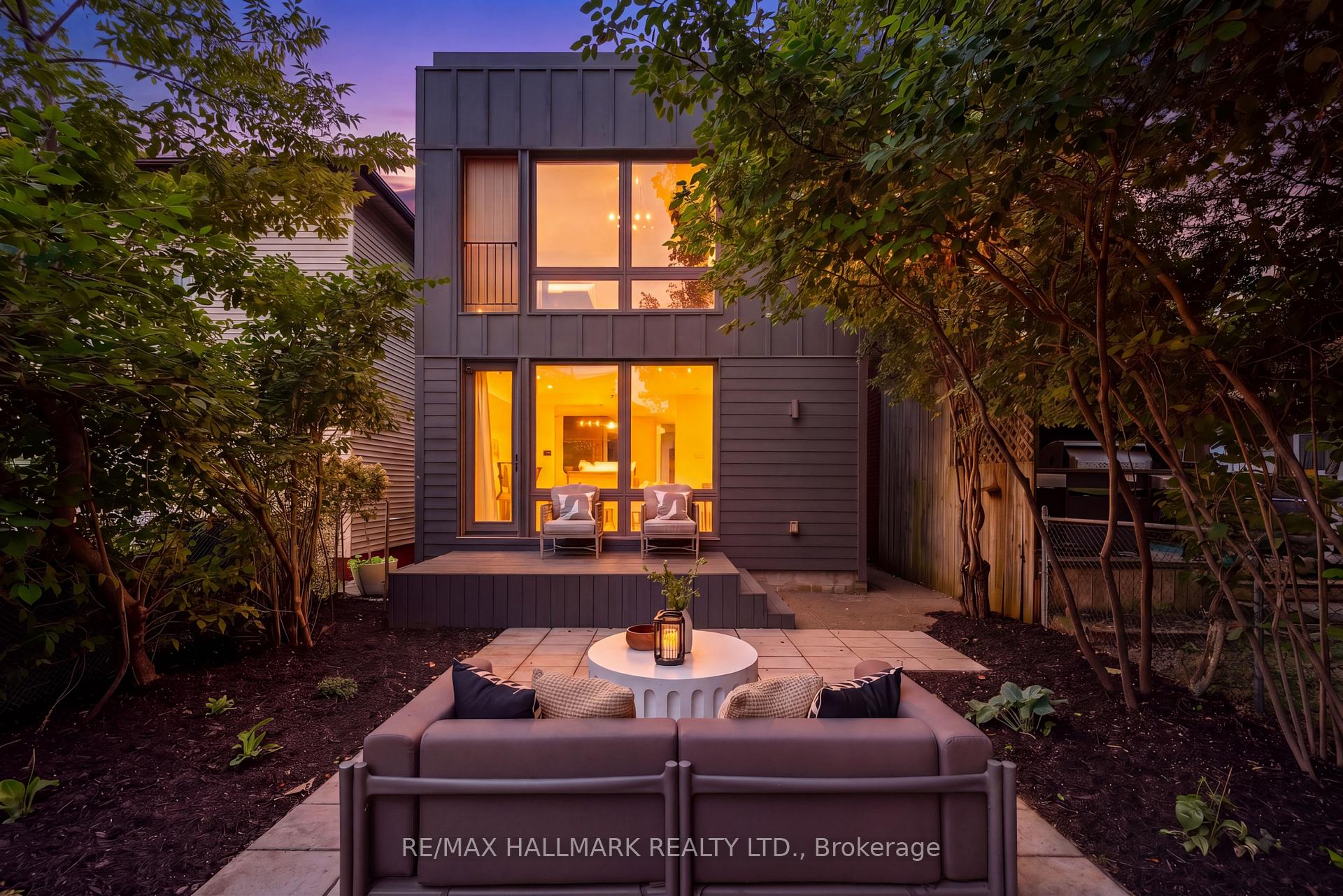 92 Chisholm Avenue, Toronto