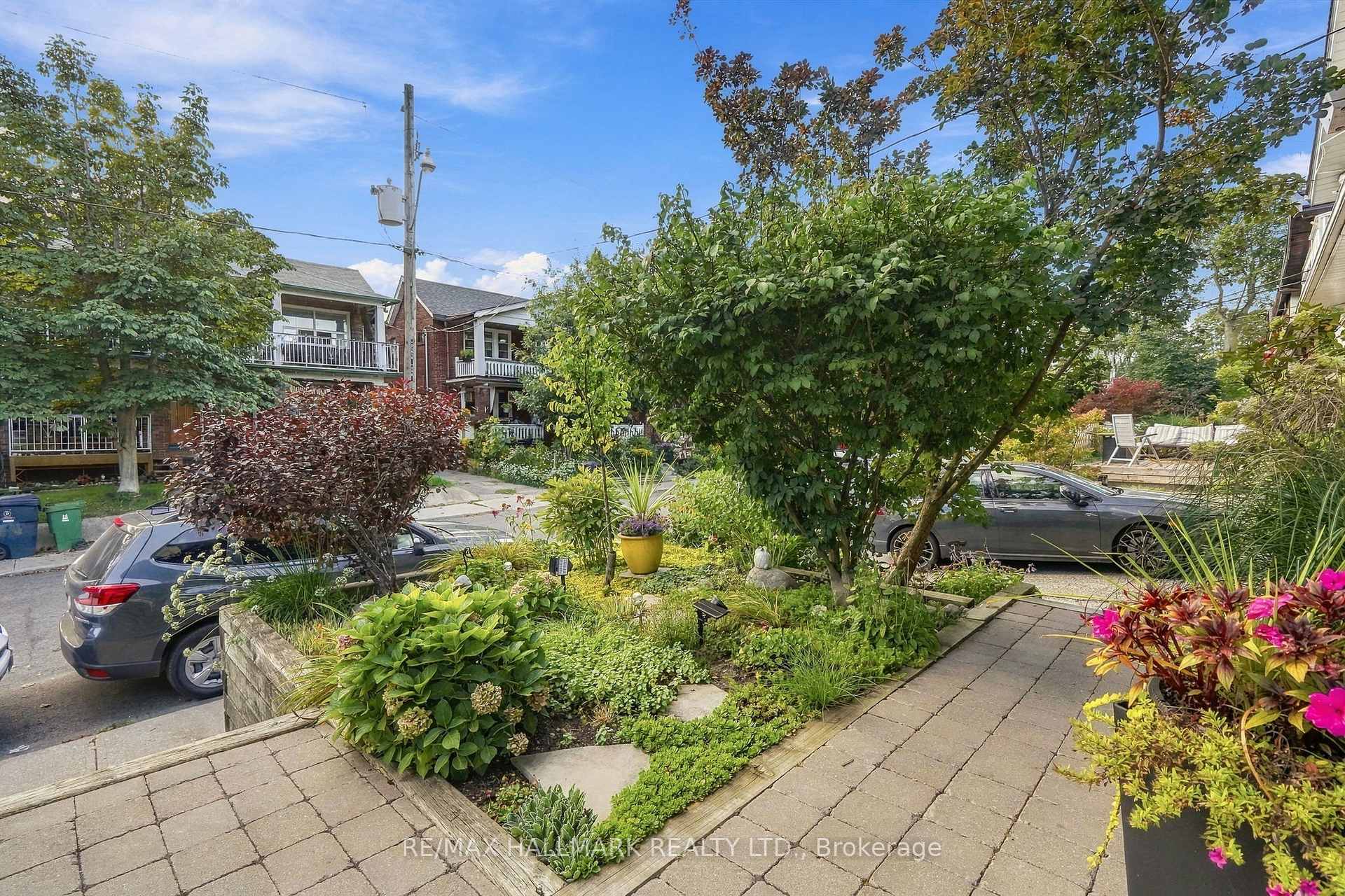 25 Scarboro Beach Boulevard Upper, Toronto Unit: Upper