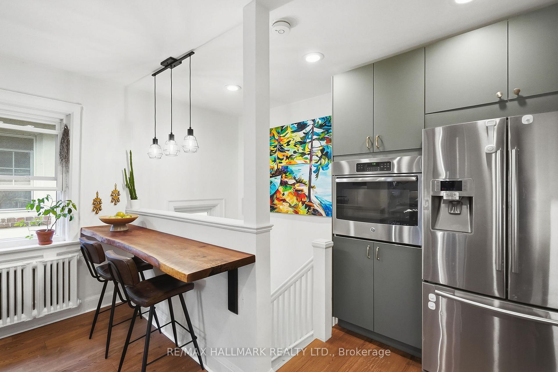 25 Scarboro Beach Boulevard Upper, Toronto Unit: Upper