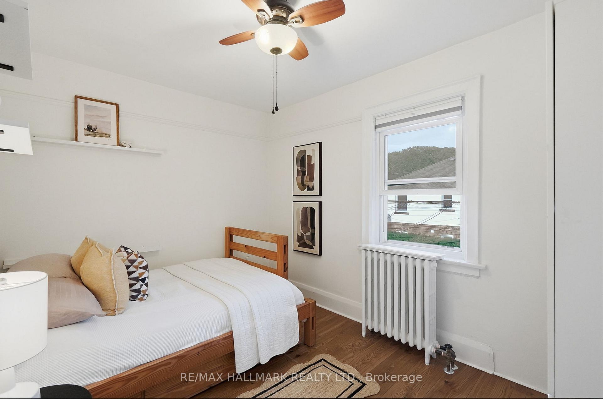 25 Scarboro Beach Boulevard Upper, Toronto Unit: Upper