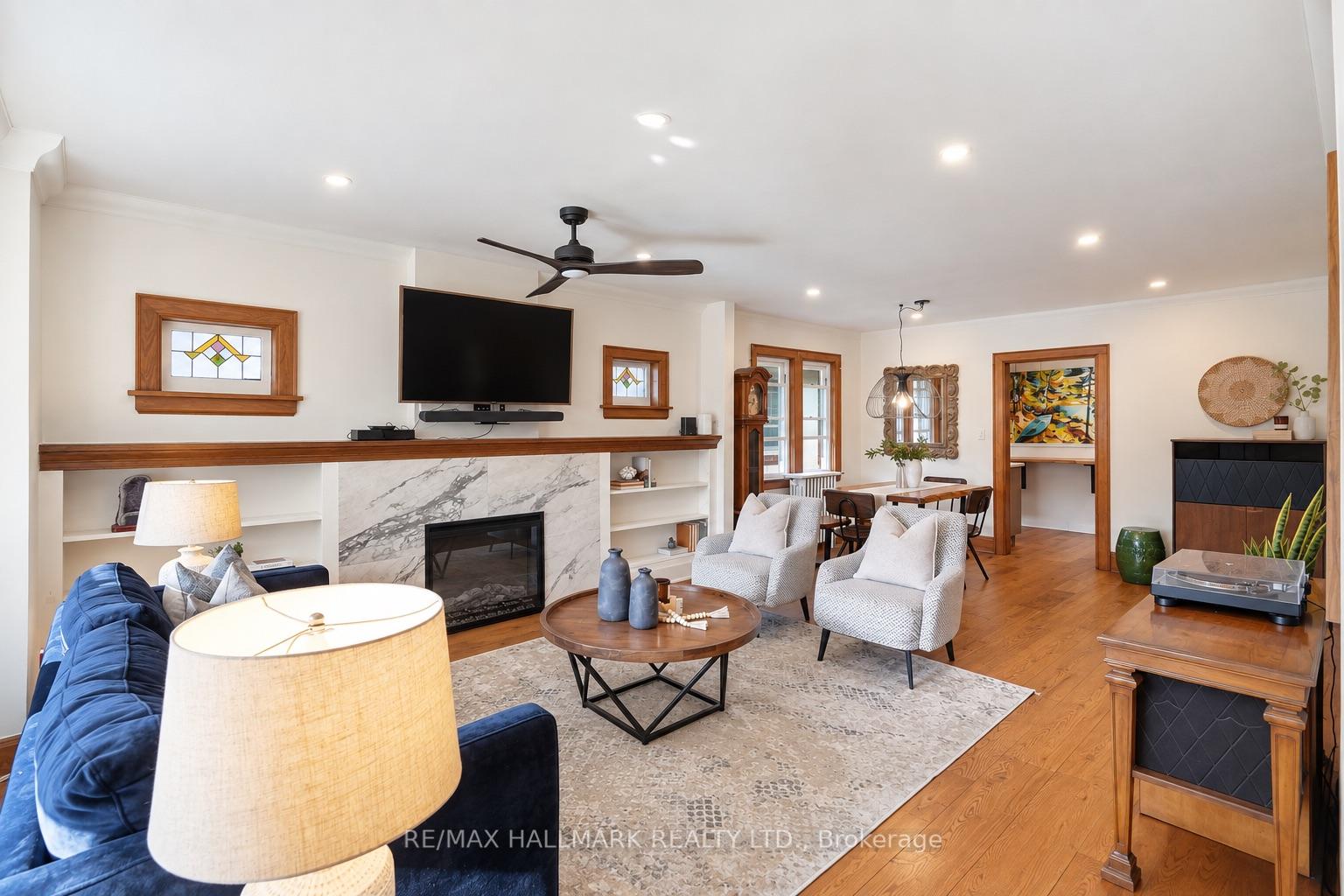 25 Scarboro Beach Boulevard Upper, Toronto Unit: Upper