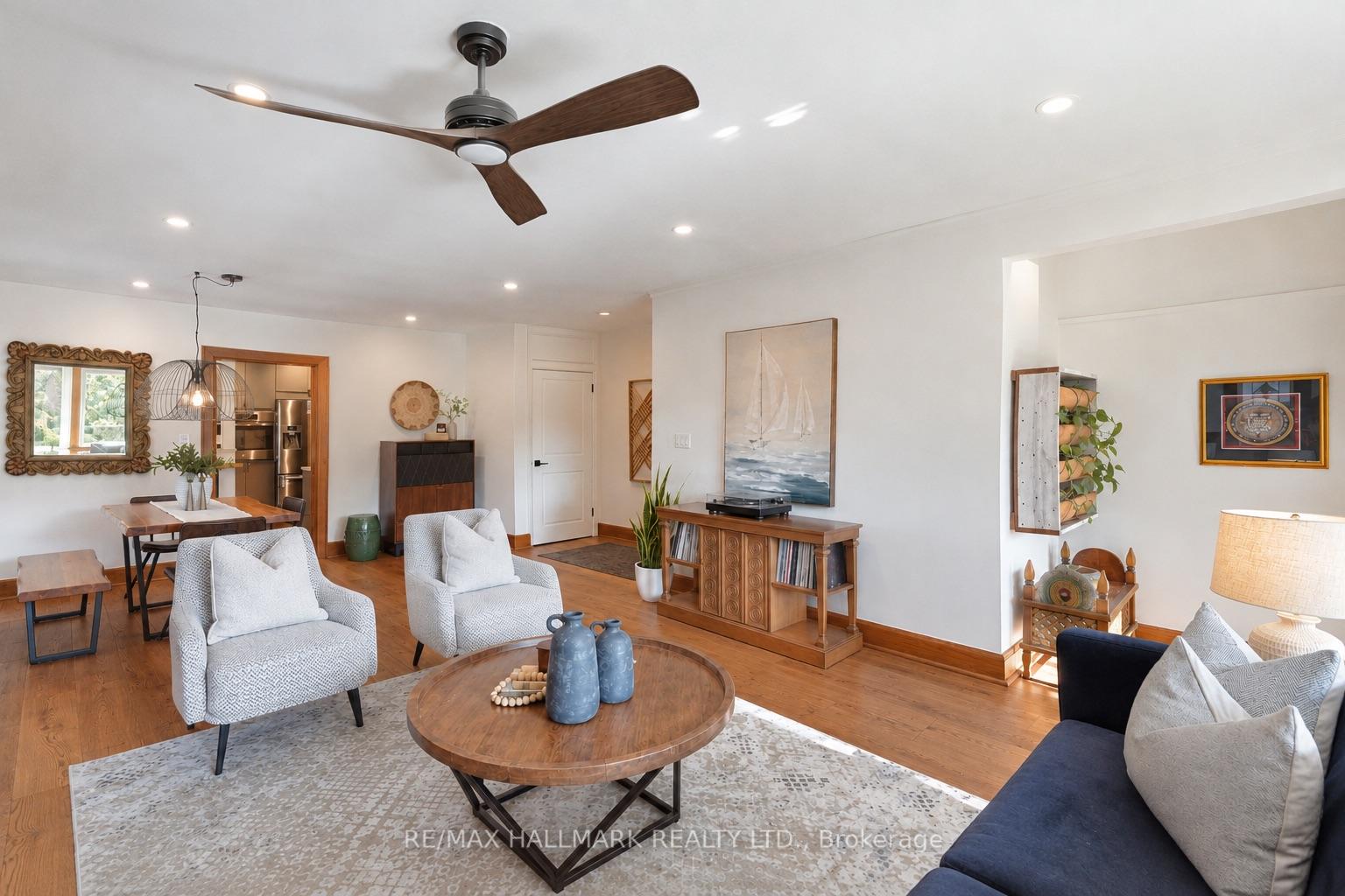 25 Scarboro Beach Boulevard Upper, Toronto Unit: Upper