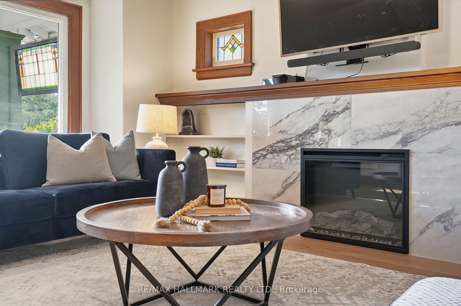 25 Scarboro Beach Boulevard Upper, Toronto Unit: Upper