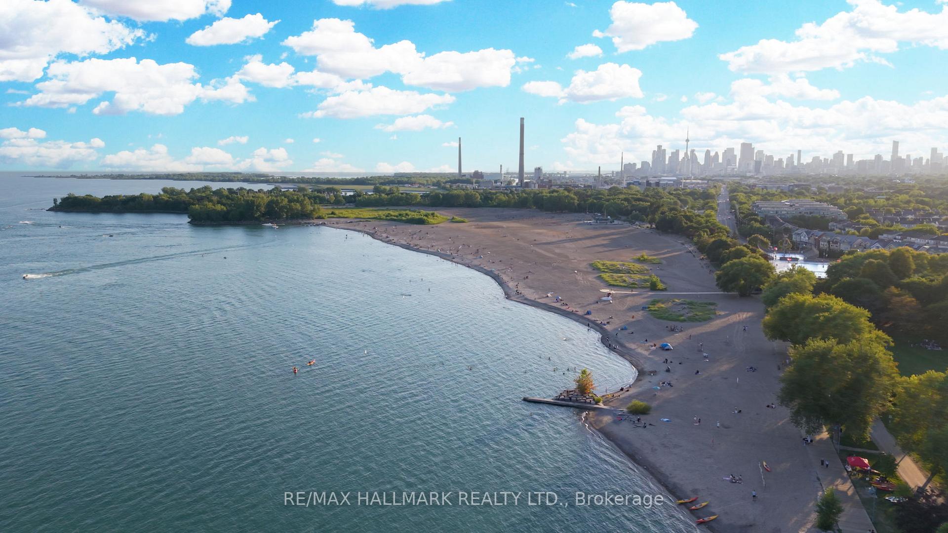 25 Scarboro Beach Boulevard Upper, Toronto Unit: Upper