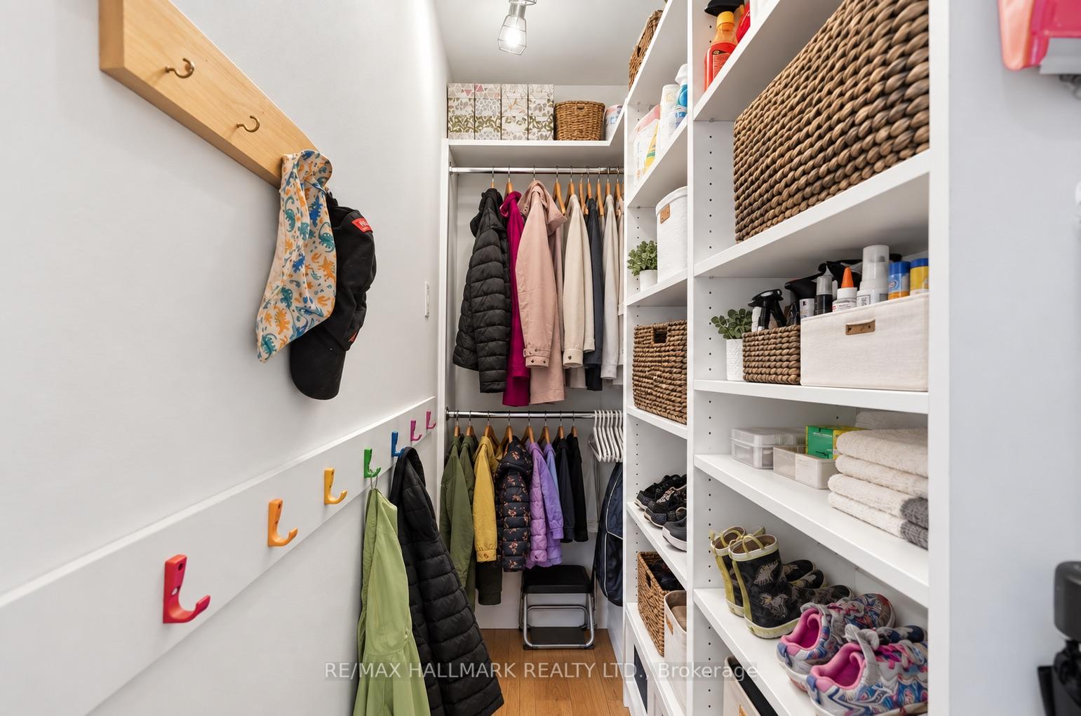 25 Scarboro Beach Boulevard Upper, Toronto Unit: Upper
