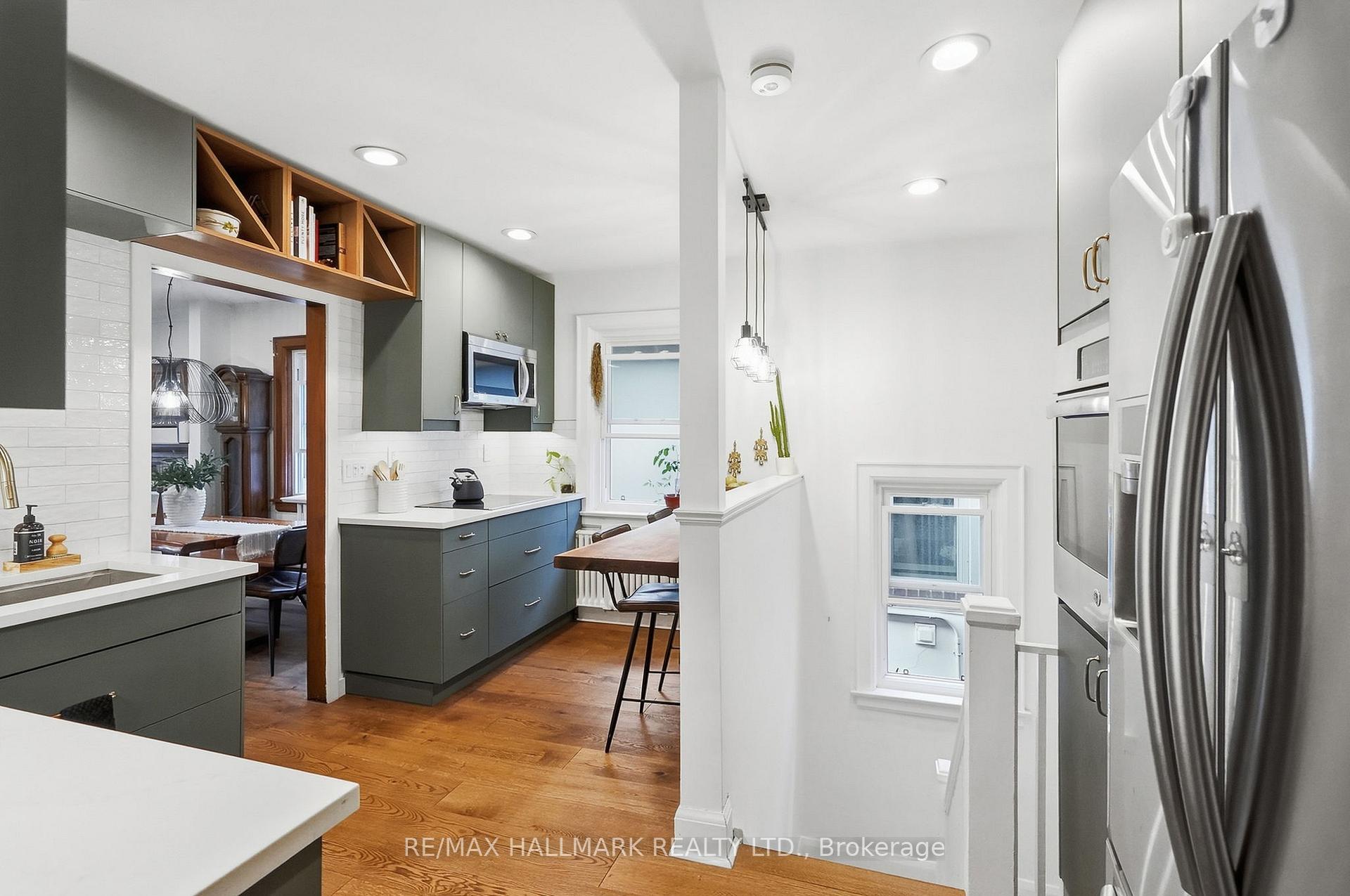 25 Scarboro Beach Boulevard Upper, Toronto Unit: Upper