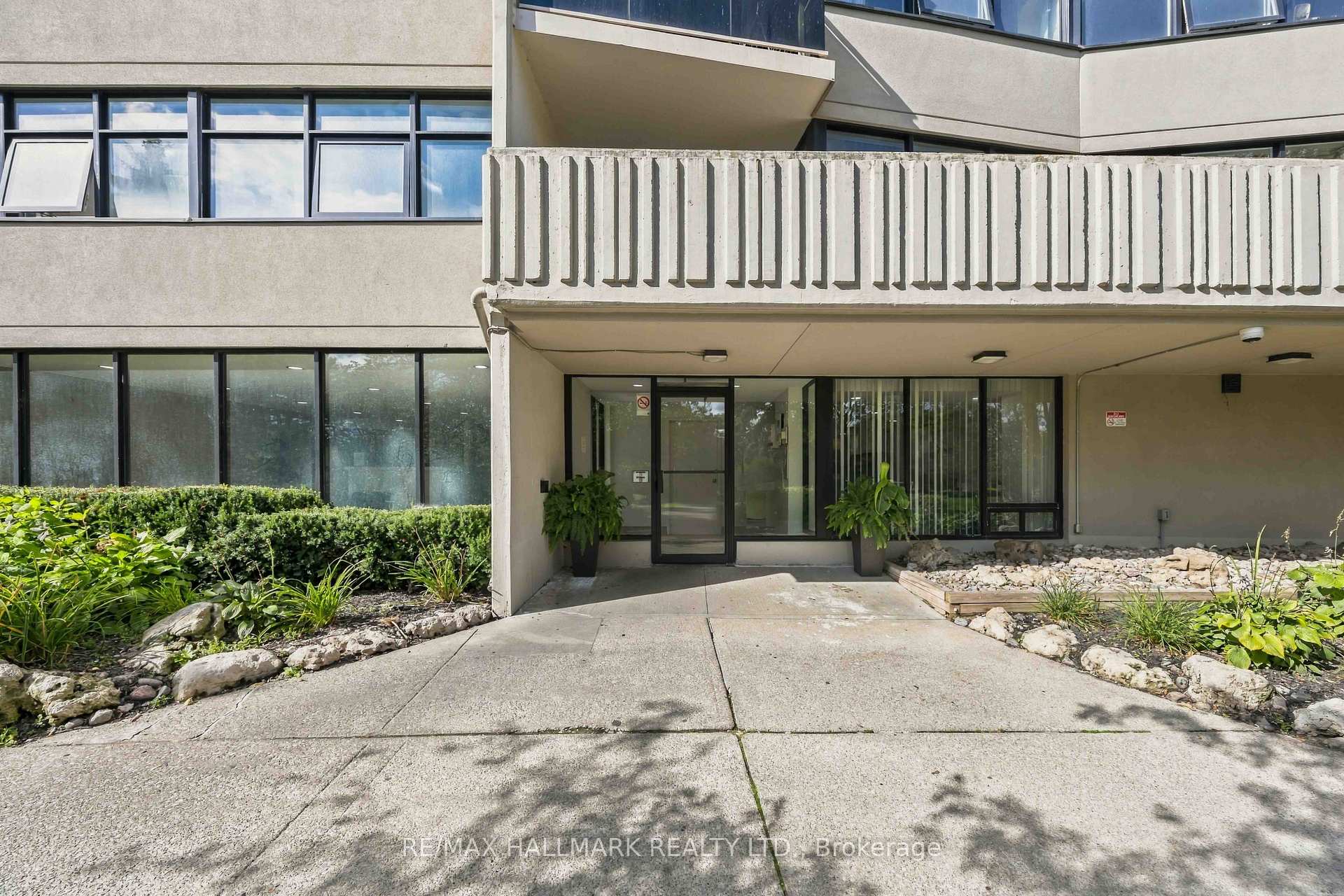 100 Echo Point 808, Toronto Unit: 808