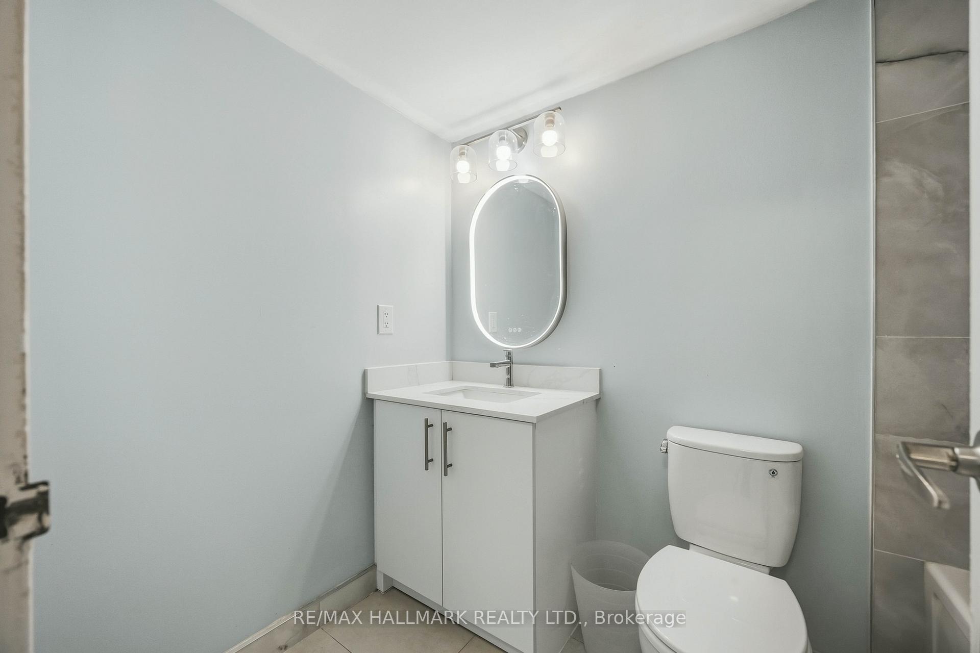 100 Echo Point 808, Toronto Unit: 808