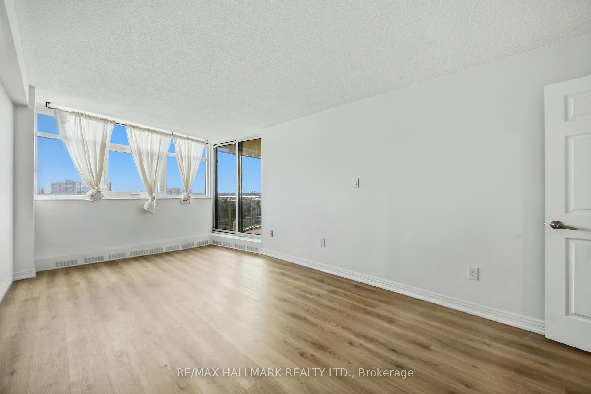 100 Echo Point 808, Toronto Unit: 808
