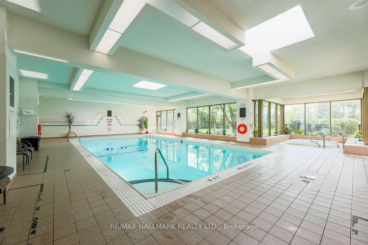 1 Greystone Walk Drive 978, Toronto Unit: 978