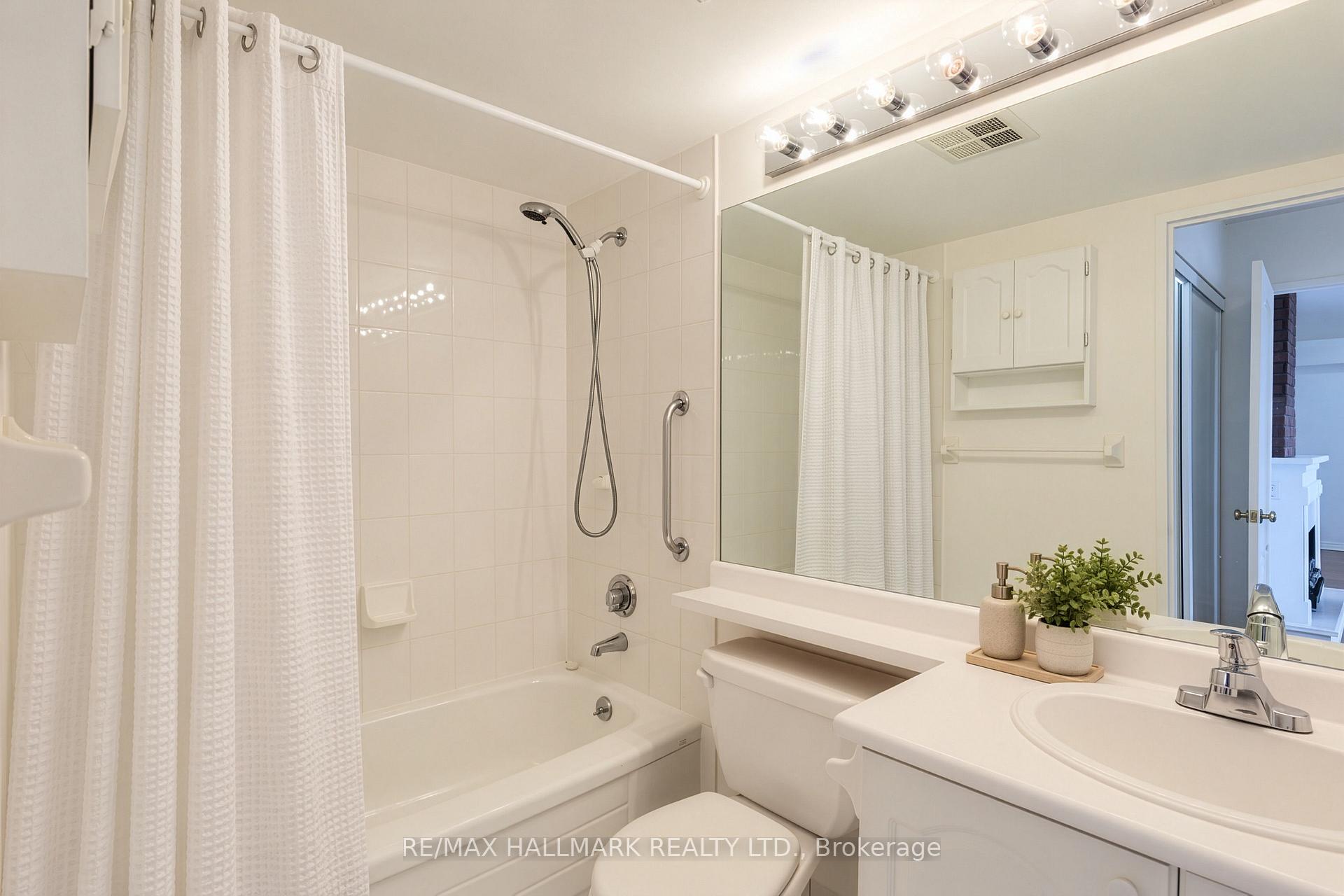 1 Greystone Walk Drive 978, Toronto Unit: 978