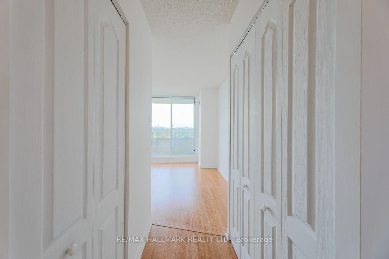 1 Greystone Walk Drive 978, Toronto Unit: 978