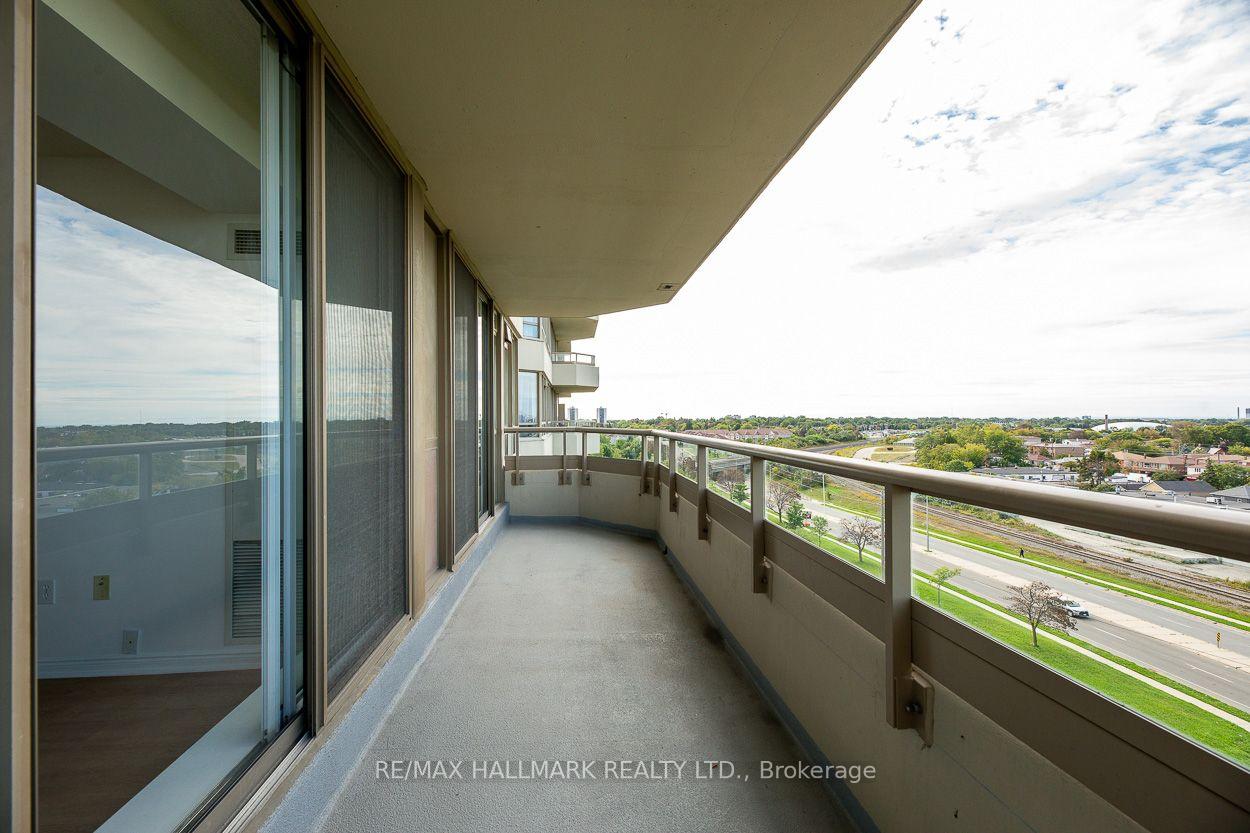 1 Greystone Walk Drive 978, Toronto Unit: 978