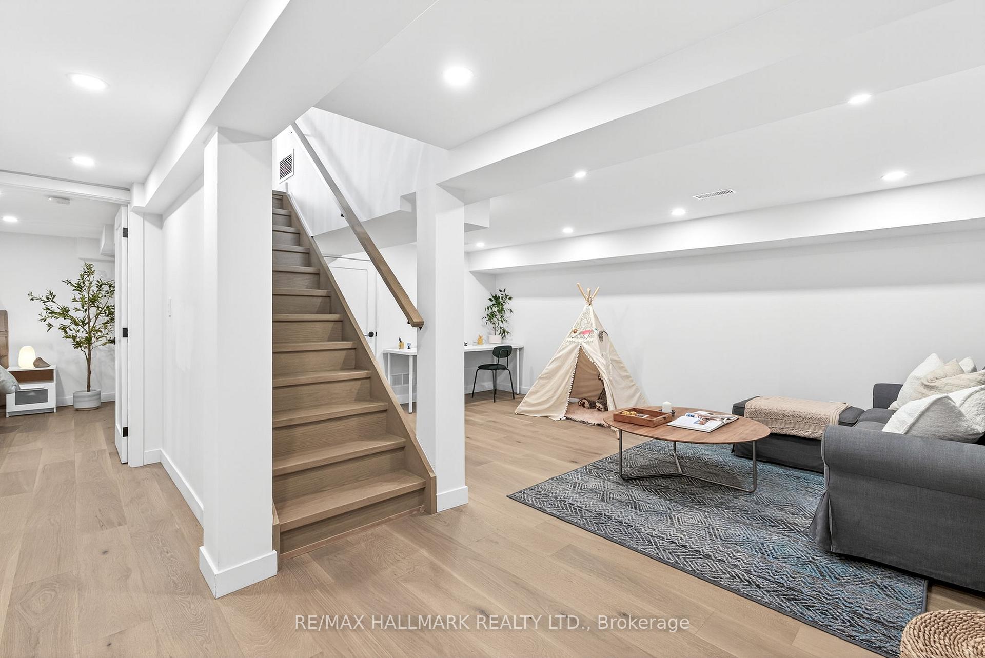 225 Catalina Drive, Toronto