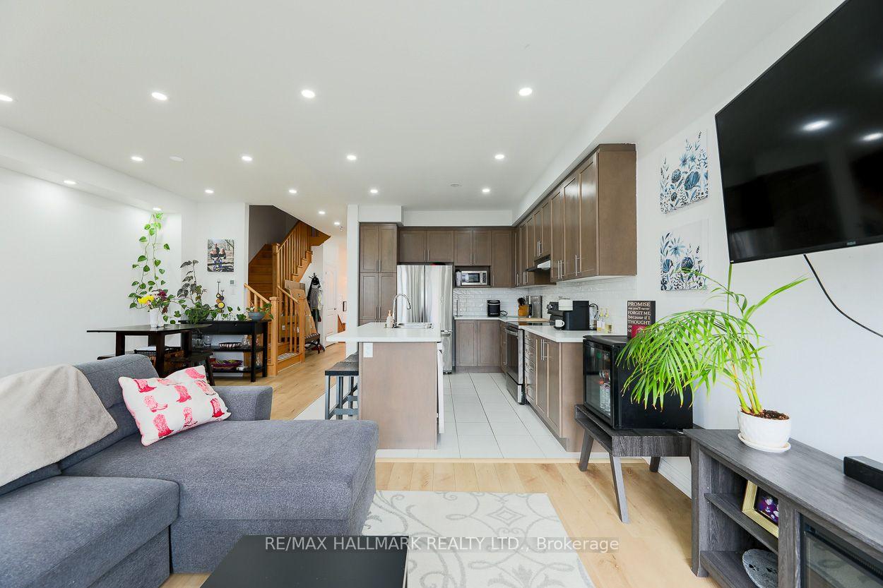 1090 Lockie Drive