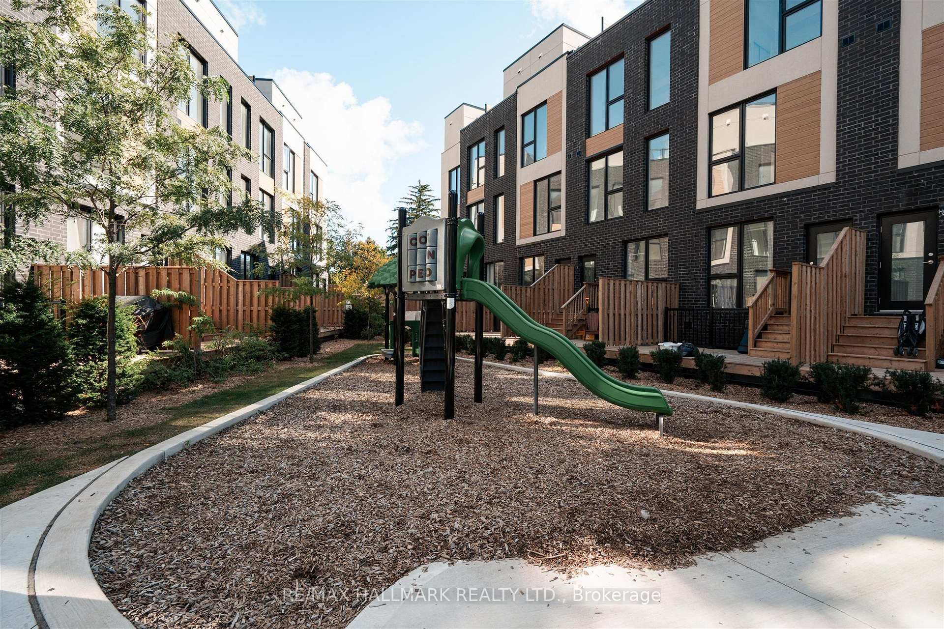 176 Clonmore Avenue 14, Toronto Unit: 14