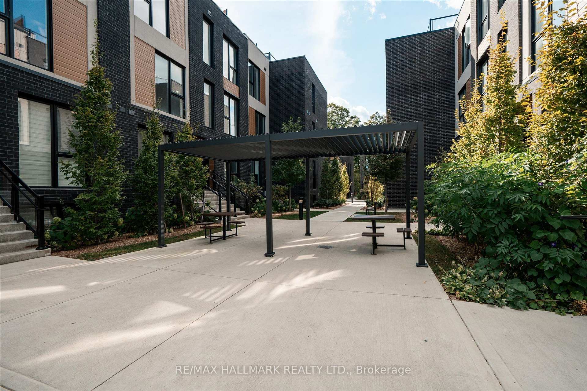 176 Clonmore Avenue 14, Toronto Unit: 14