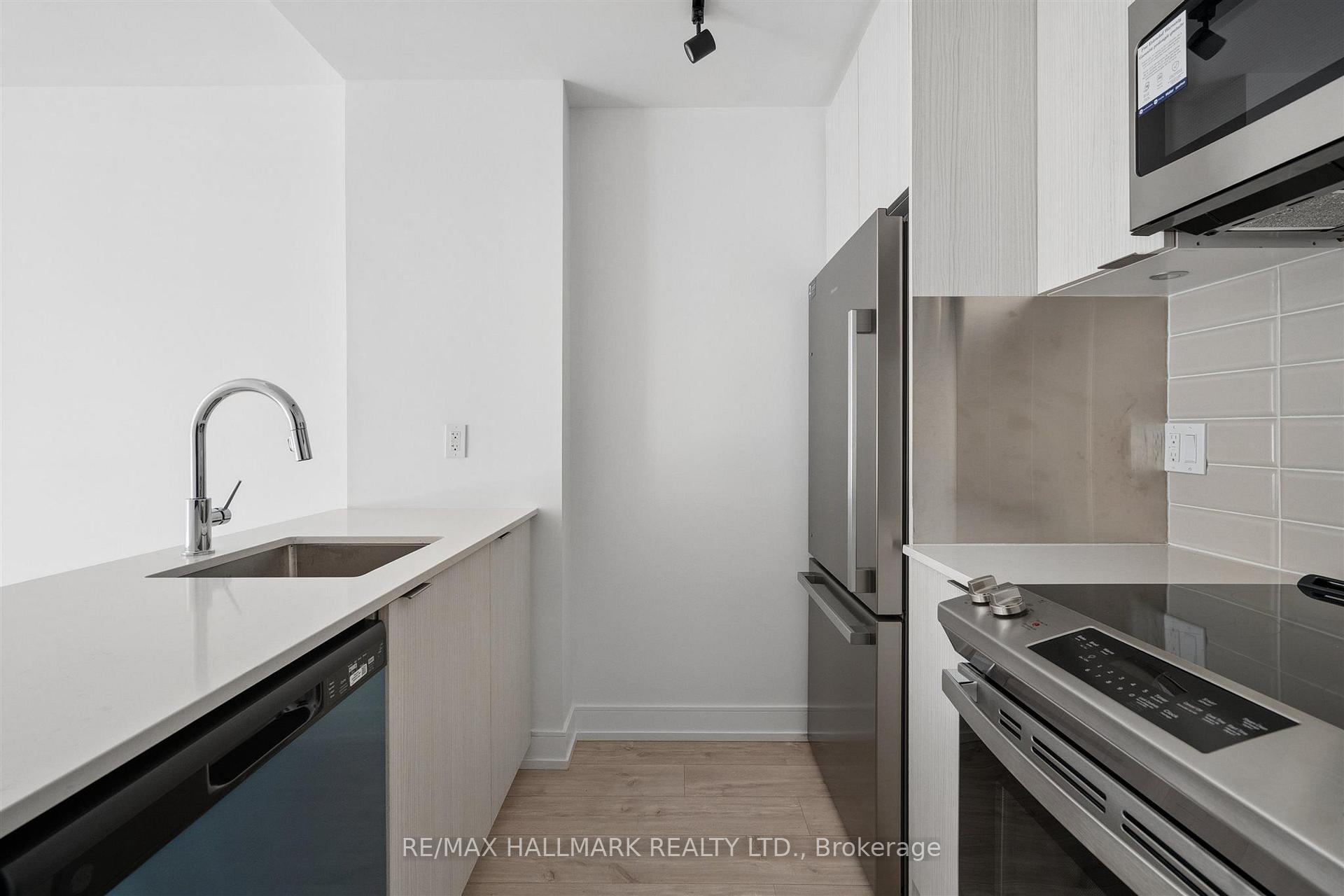 176 Clonmore Avenue 14, Toronto Unit: 14