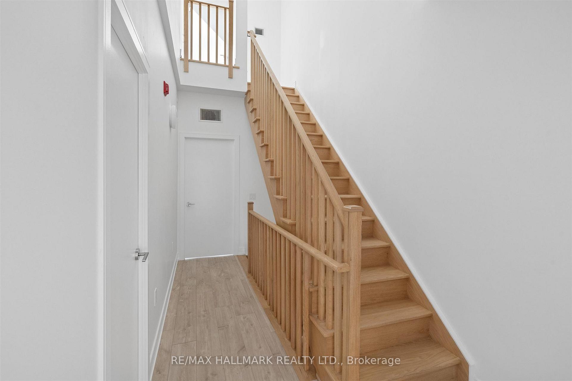 176 Clonmore Avenue 14, Toronto Unit: 14