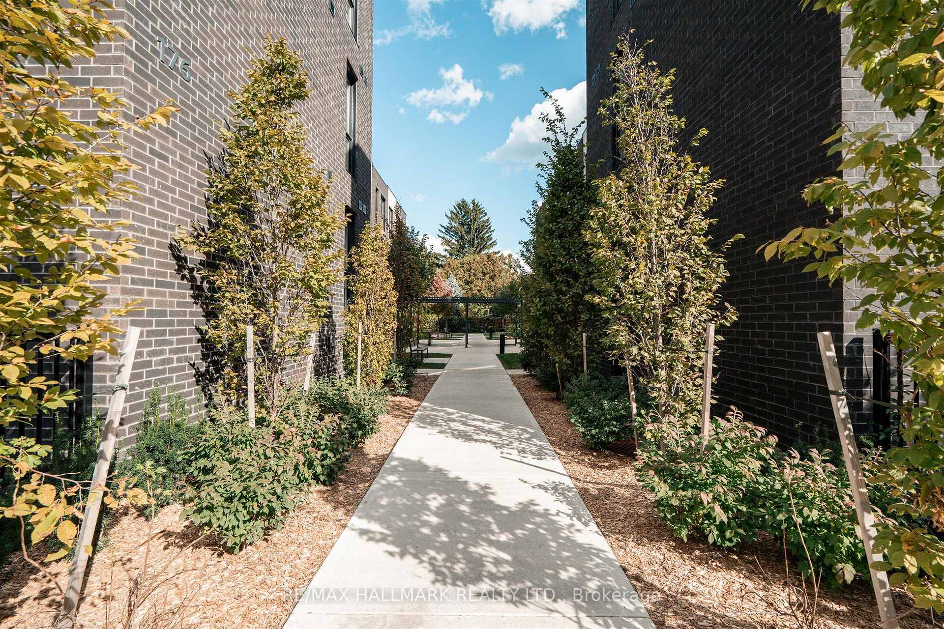 176 Clonmore Avenue 14, Toronto Unit: 14