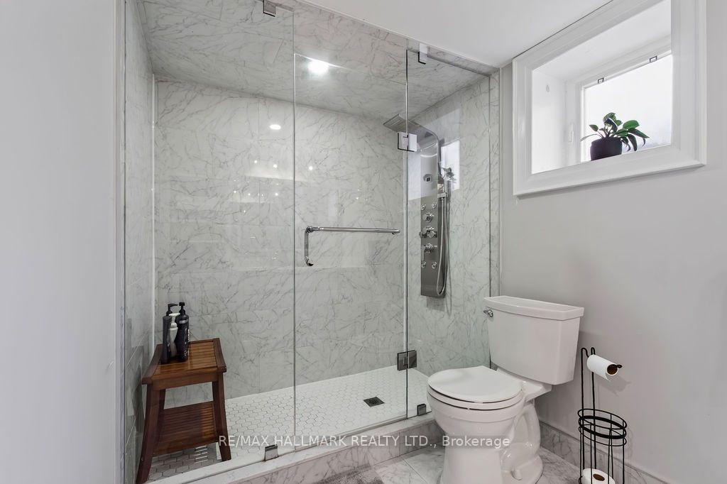 281 Warden Avenue, Toronto