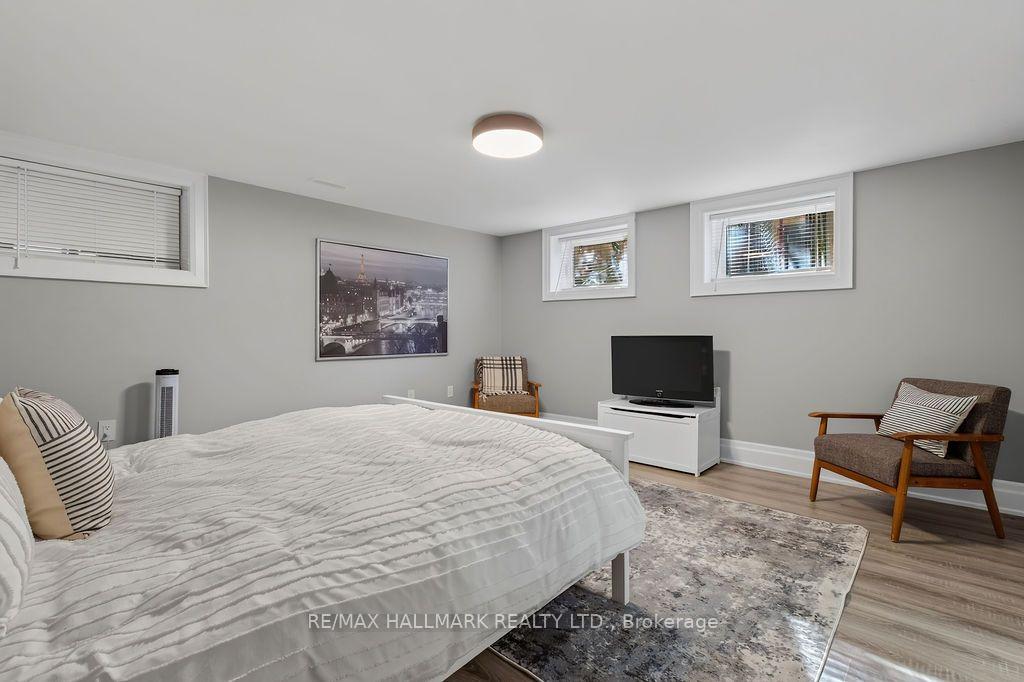 281 Warden Avenue, Toronto