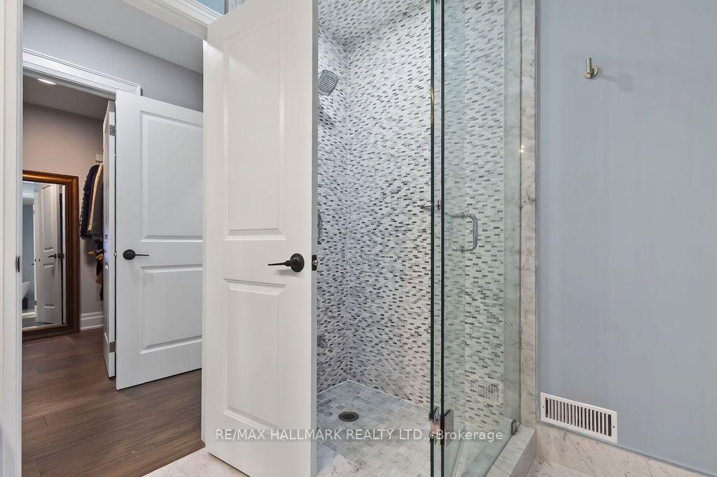 281 Warden Avenue, Toronto