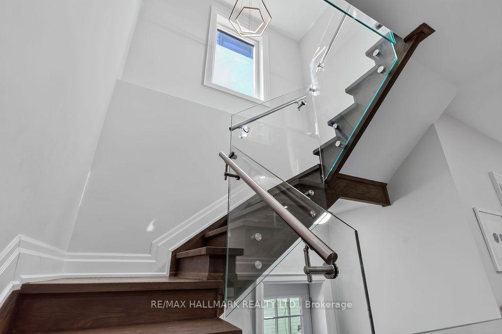 281 Warden Avenue, Toronto