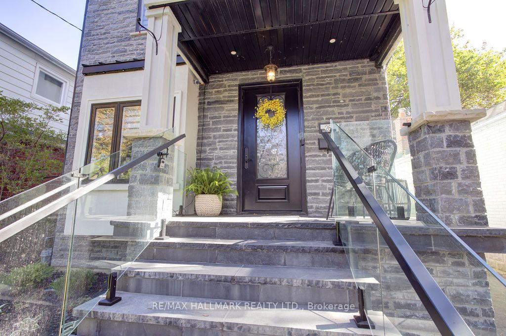 281 Warden Avenue, Toronto
