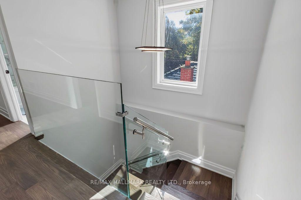281 Warden Avenue, Toronto