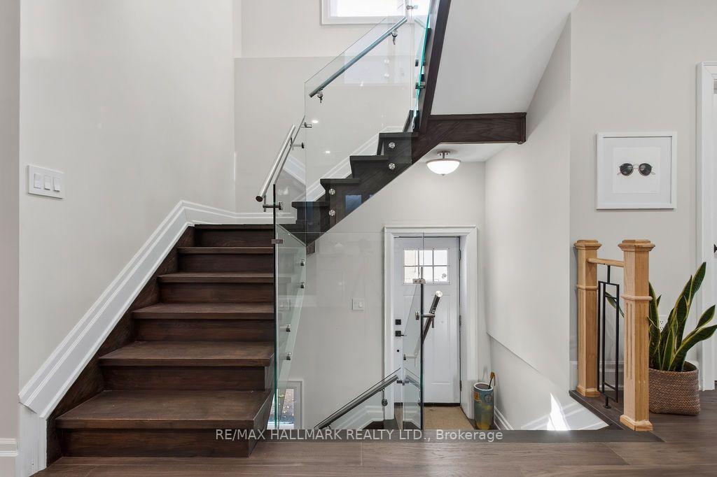 281 Warden Avenue, Toronto
