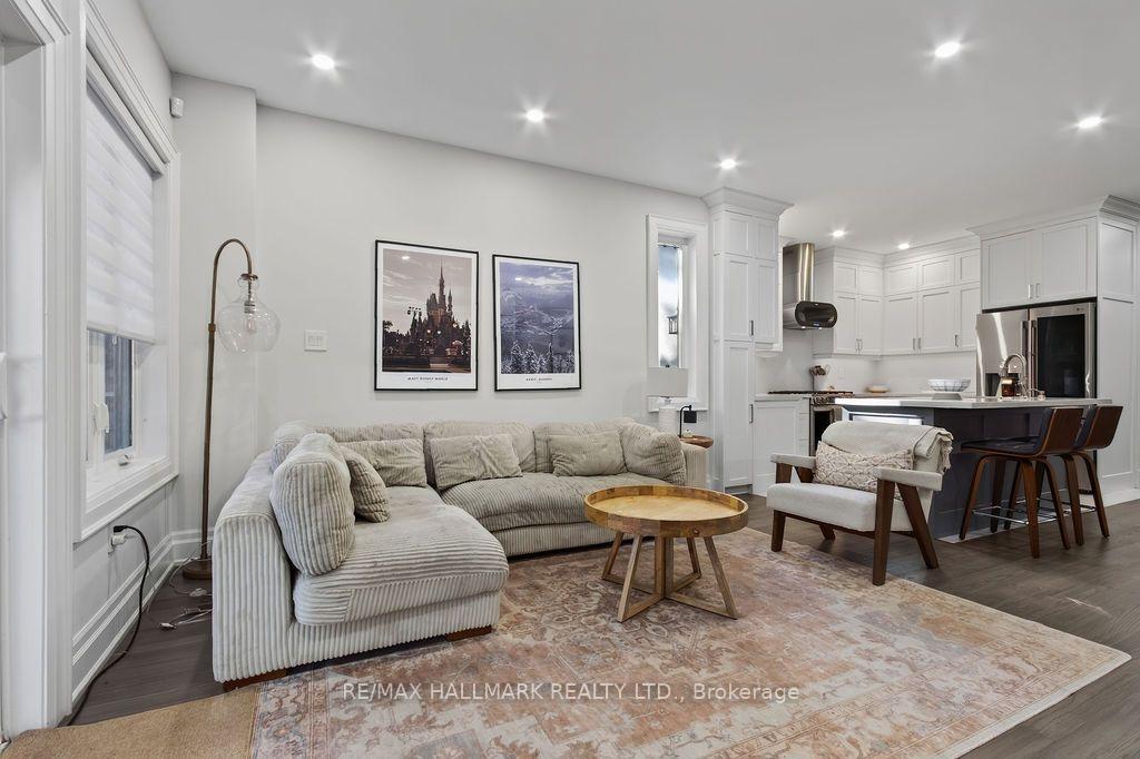 281 Warden Avenue, Toronto