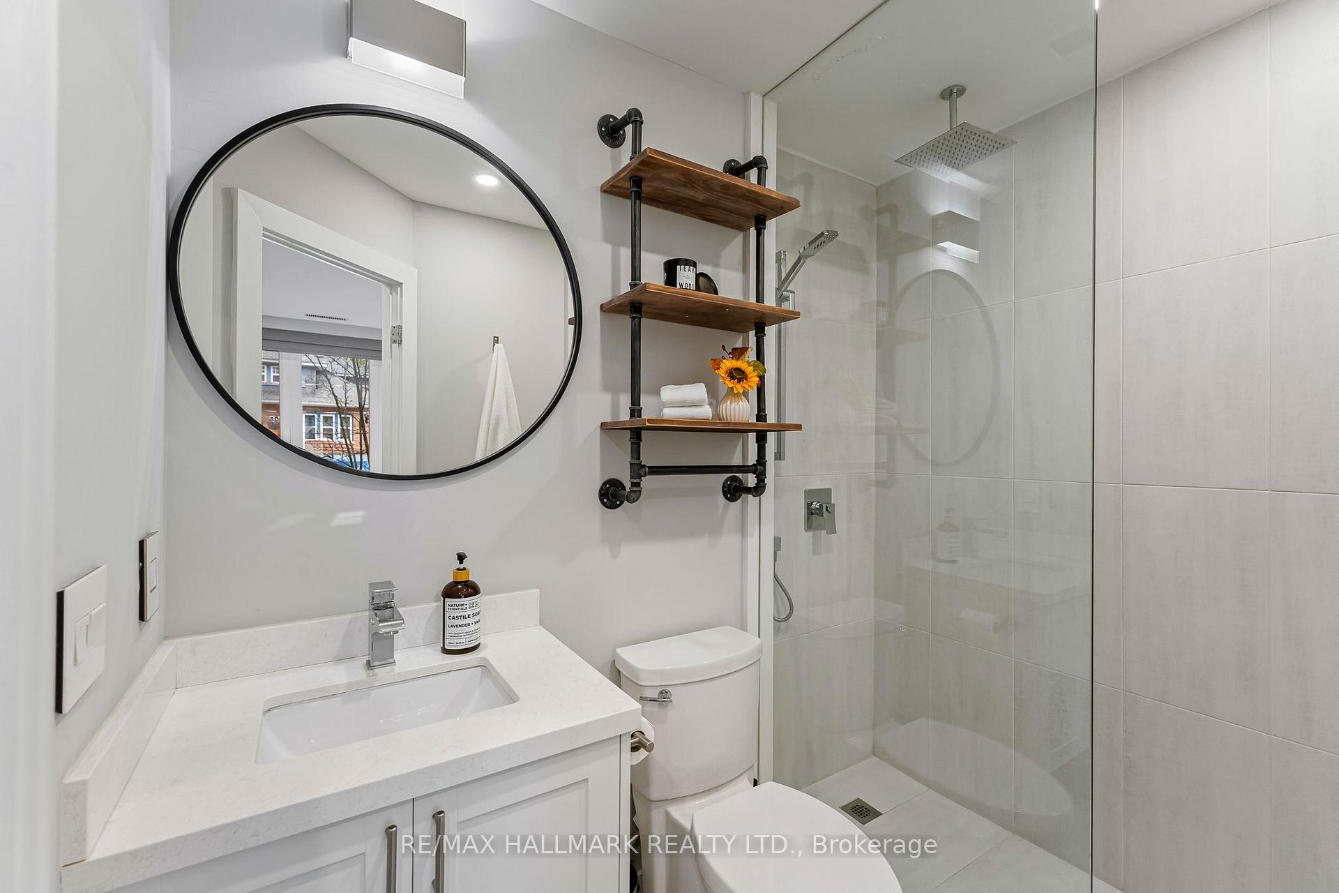 2365 Queen Street E 201, Toronto Unit: 201