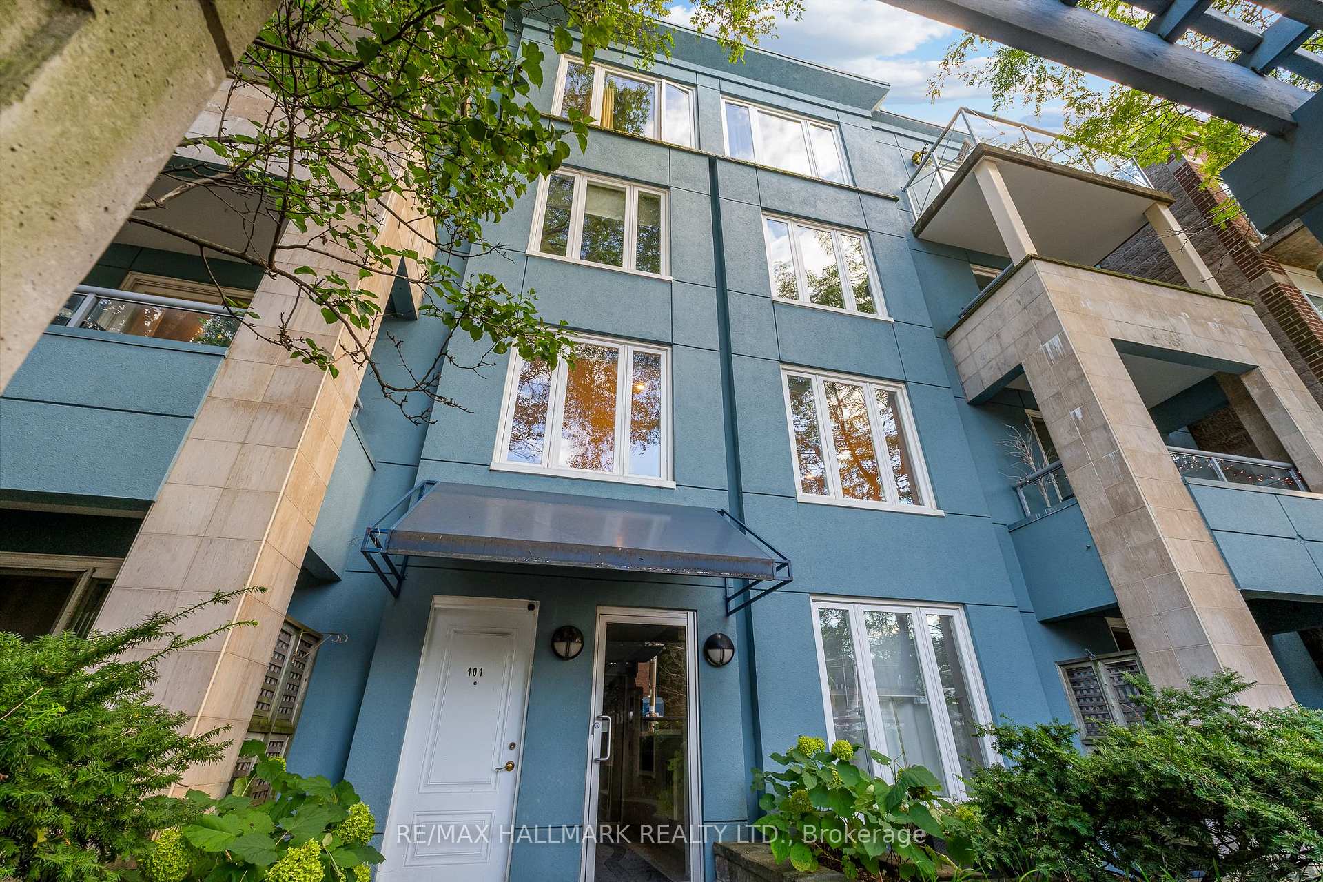 2365 Queen Street E 201, Toronto Unit: 201