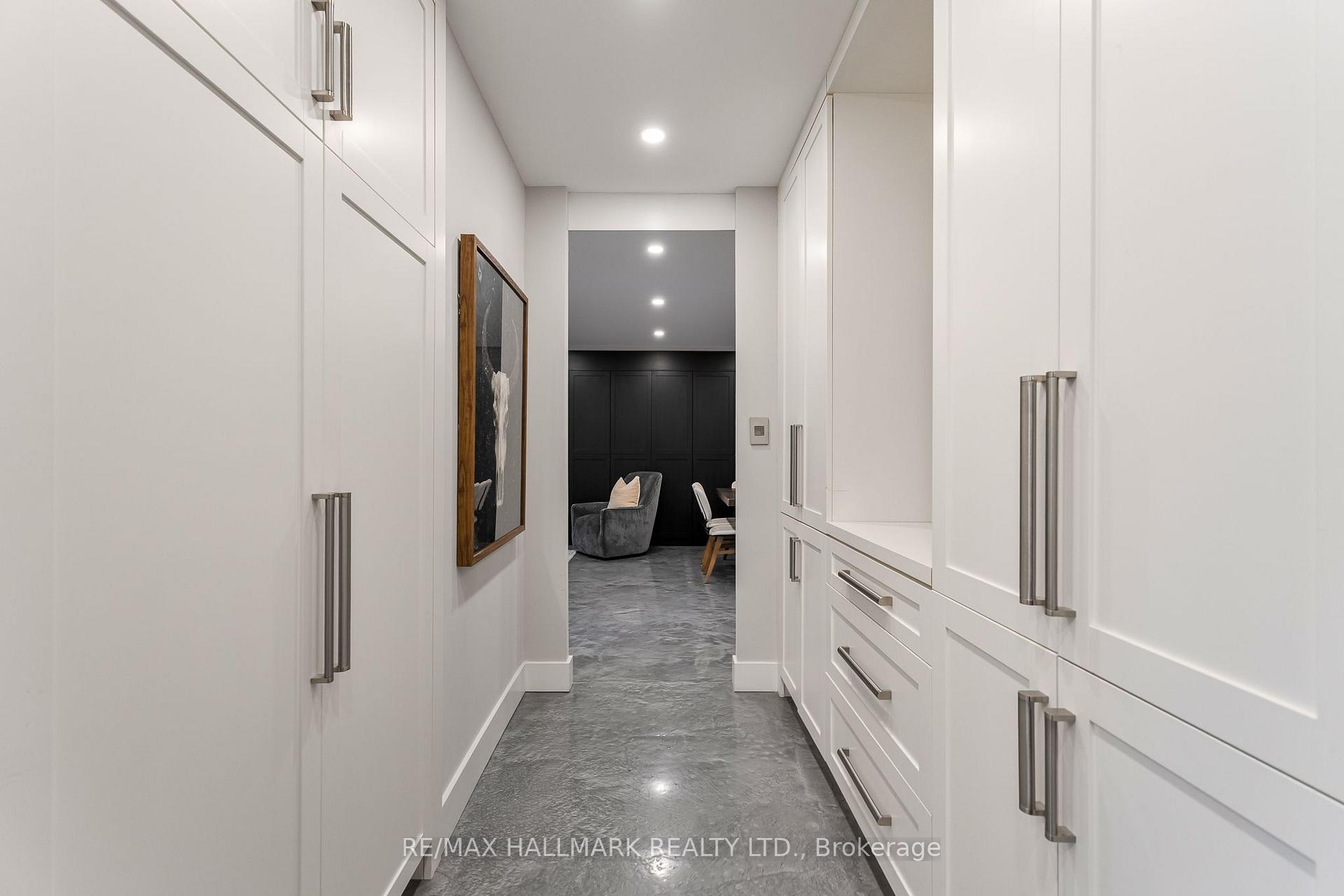 2365 Queen Street E 201, Toronto Unit: 201