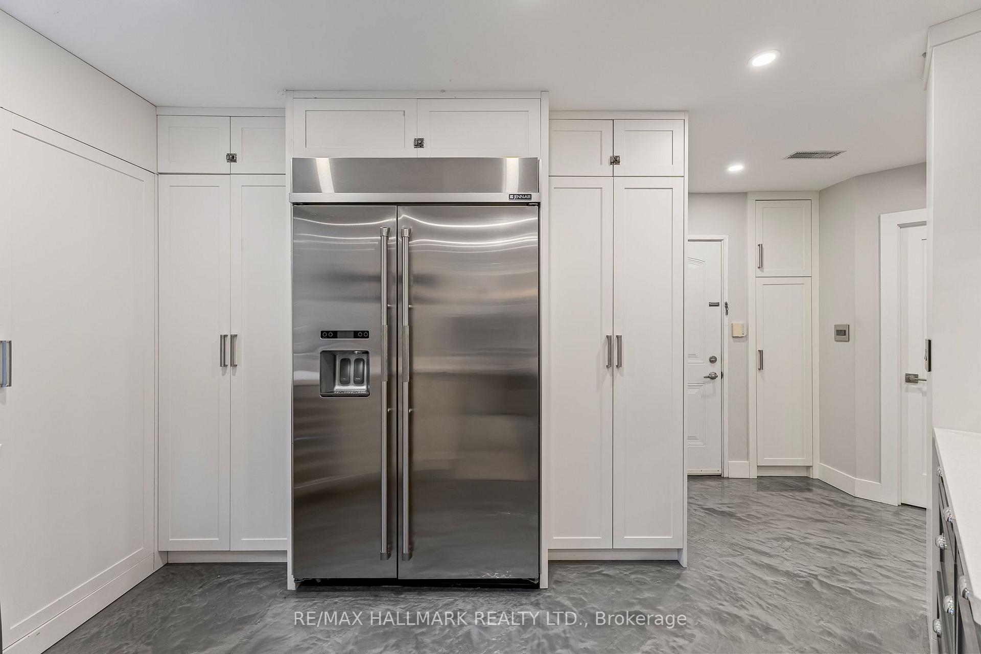 2365 Queen Street E 201, Toronto Unit: 201
