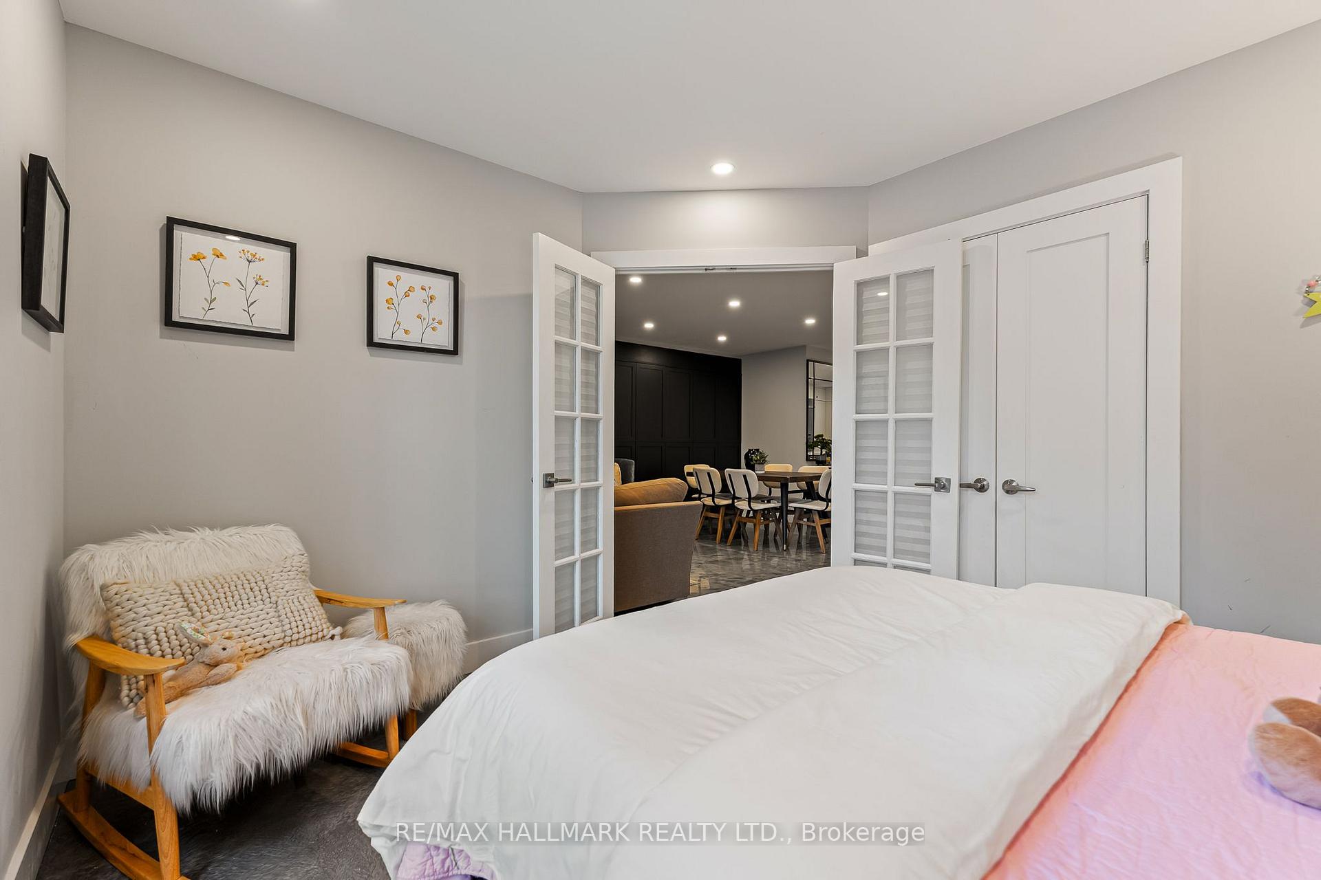 2365 Queen Street E 201, Toronto Unit: 201